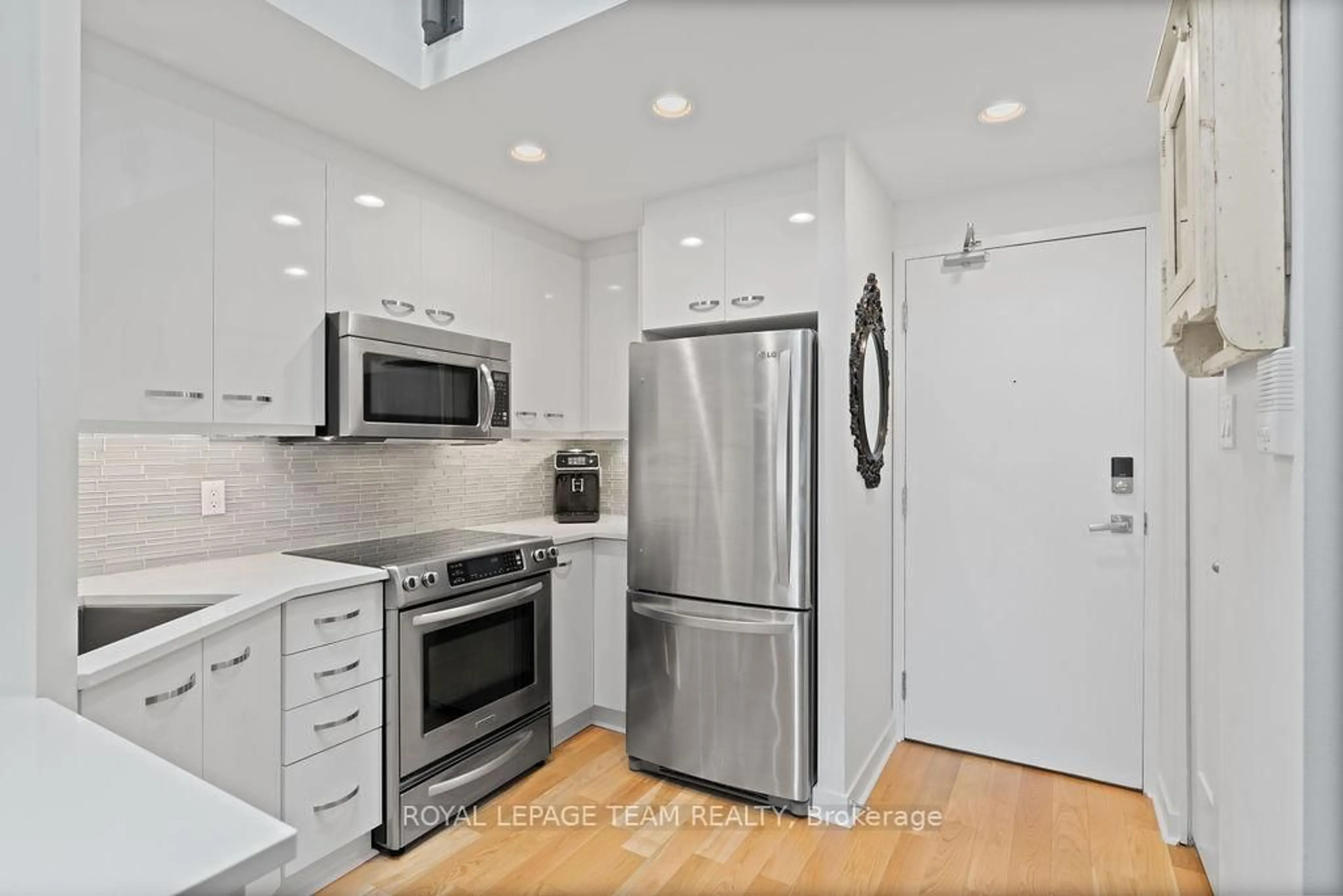 Standard kitchen, unknown for 202 St Patrick St #26, Ottawa Ontario K1N 5K3