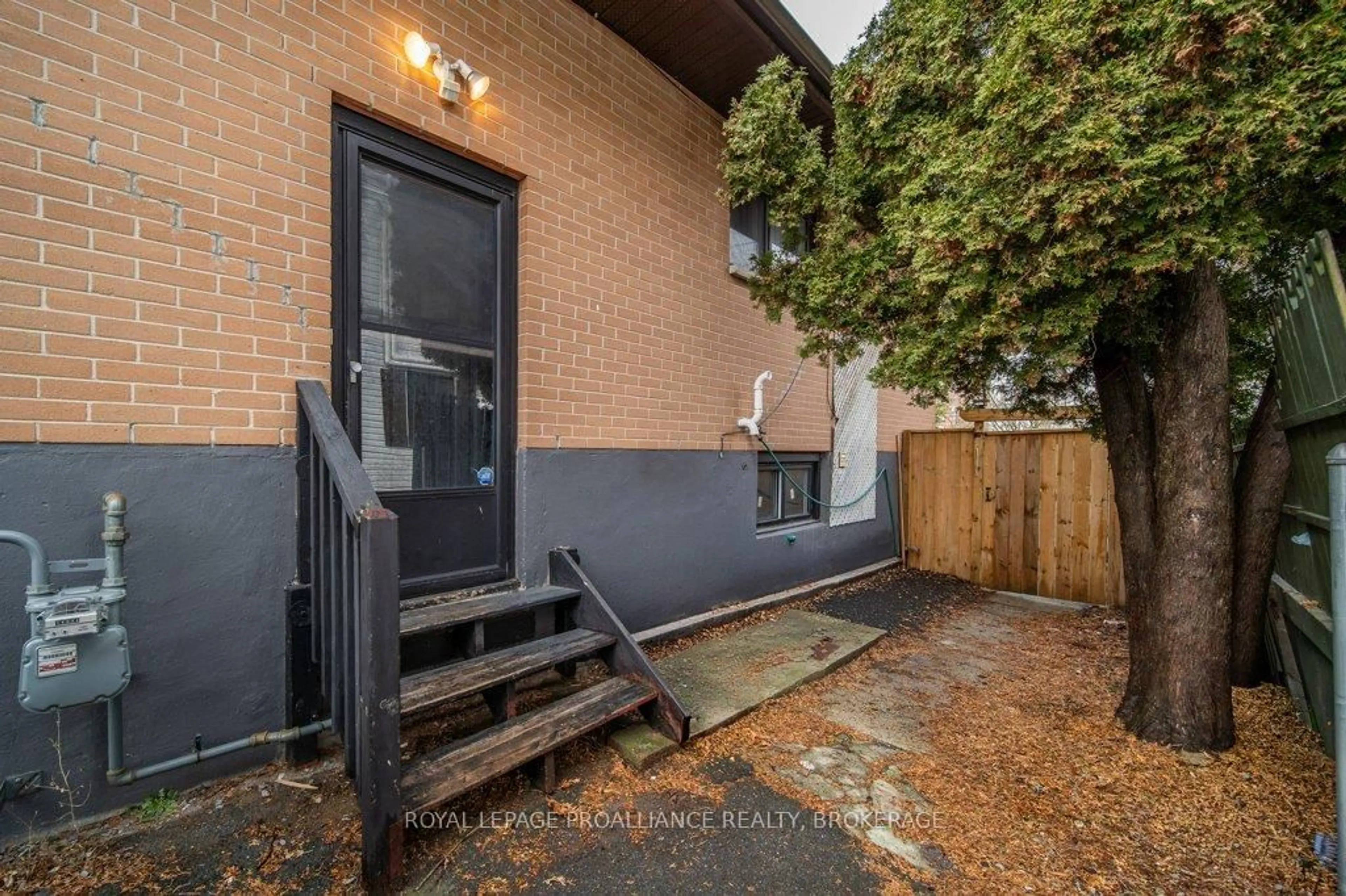 Patio, street for 590 Macdonnell St, Kingston Ontario K7K 4X1