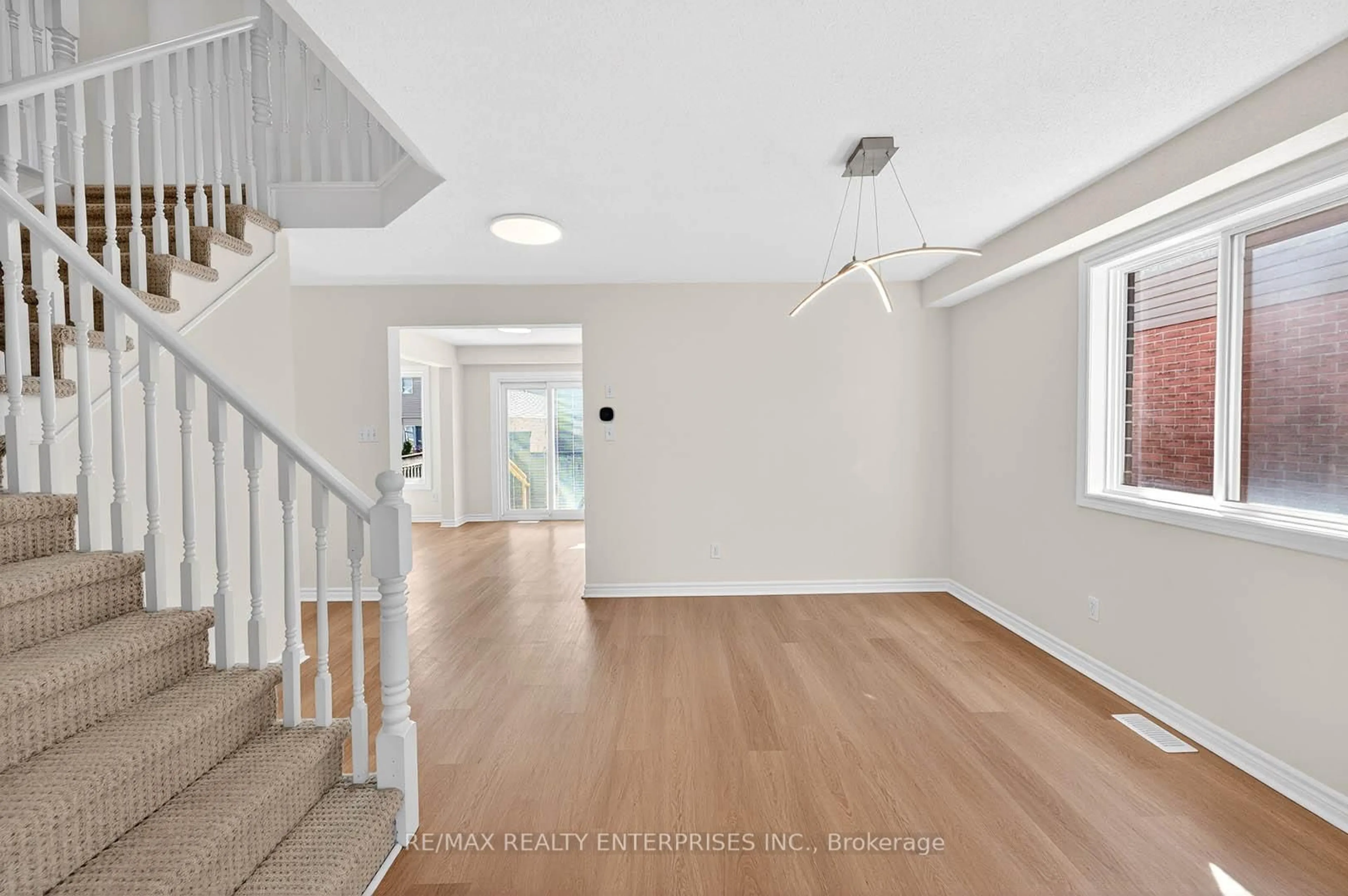 Unknown for 19 Midanbury Way, Hamilton Ontario L0R 1W0