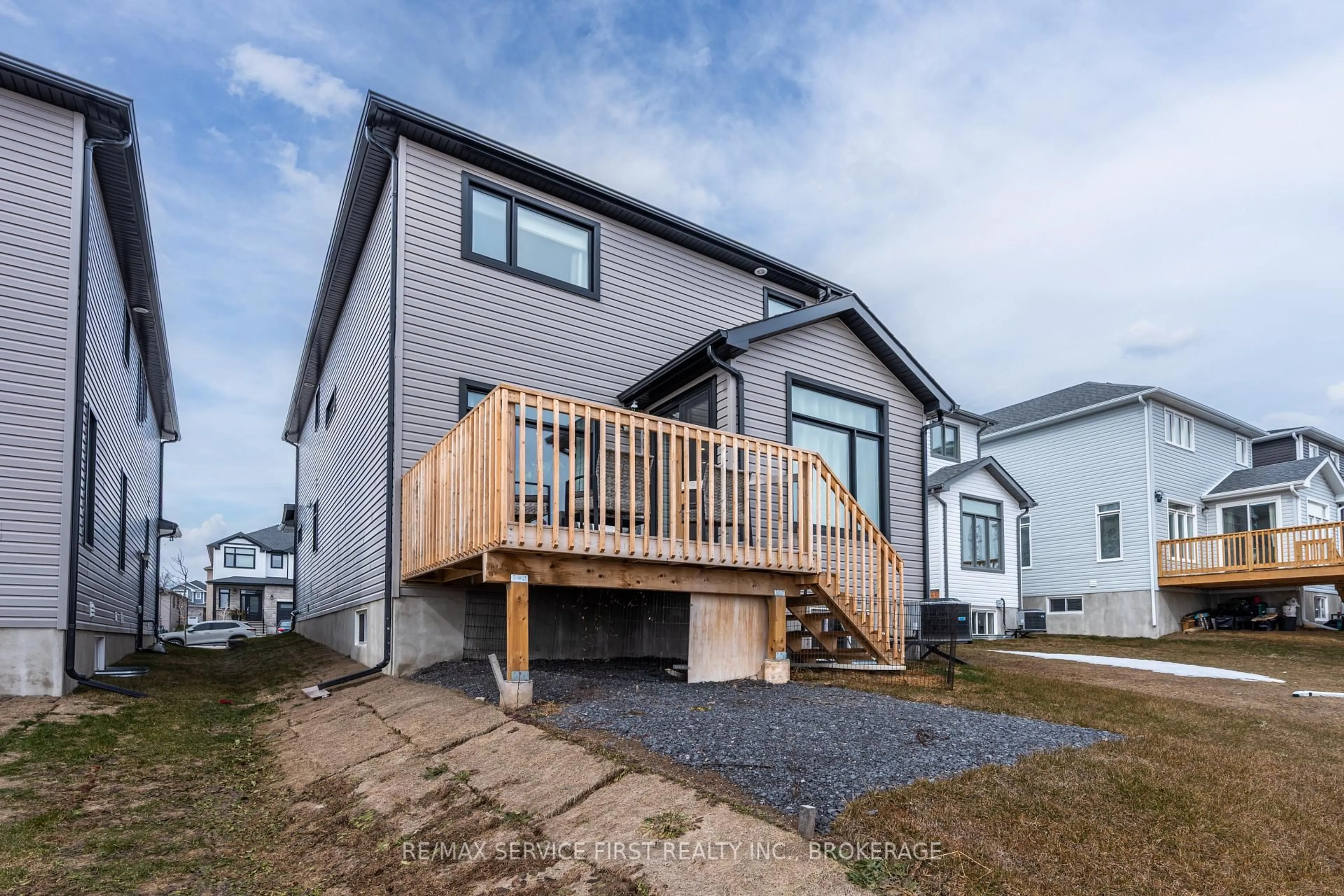 Home with vinyl exterior material, unknown for 1314 Turnbull Way, Kingston Ontario K7P 0T3