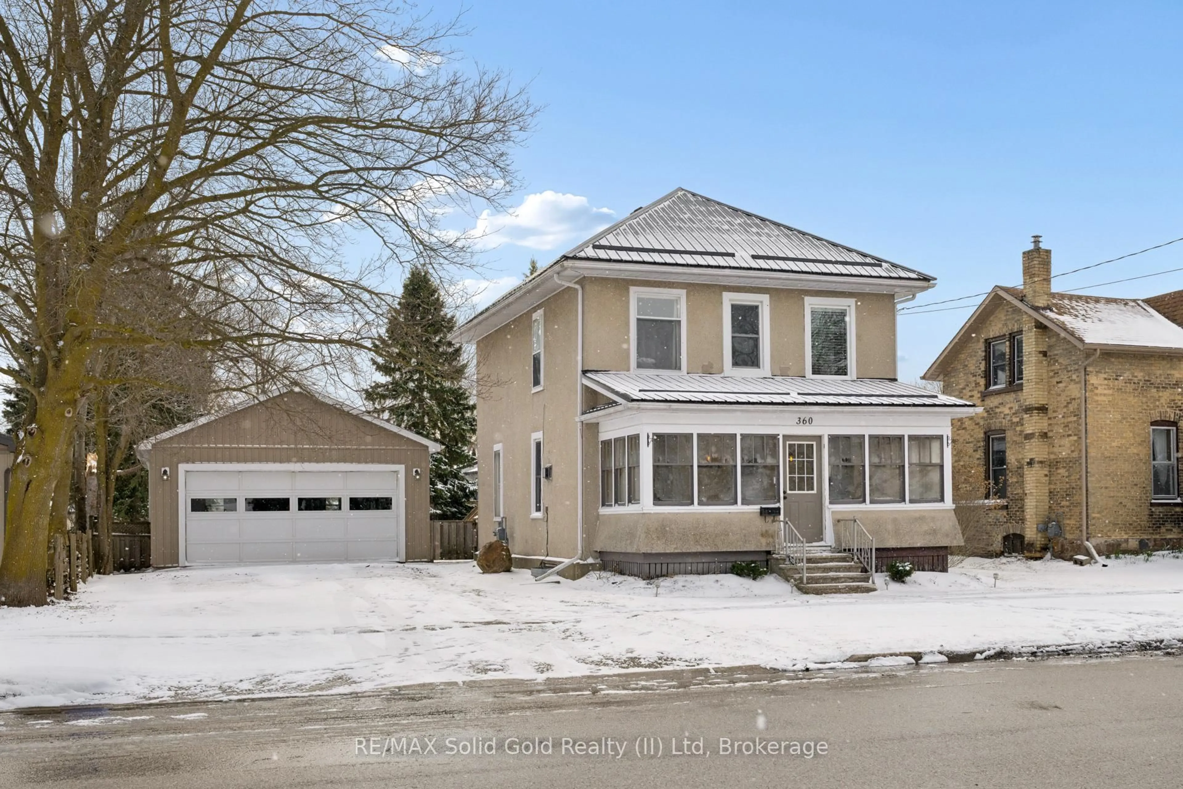 Unknown for 360 Queen St, Minto Ontario N0G 2P0