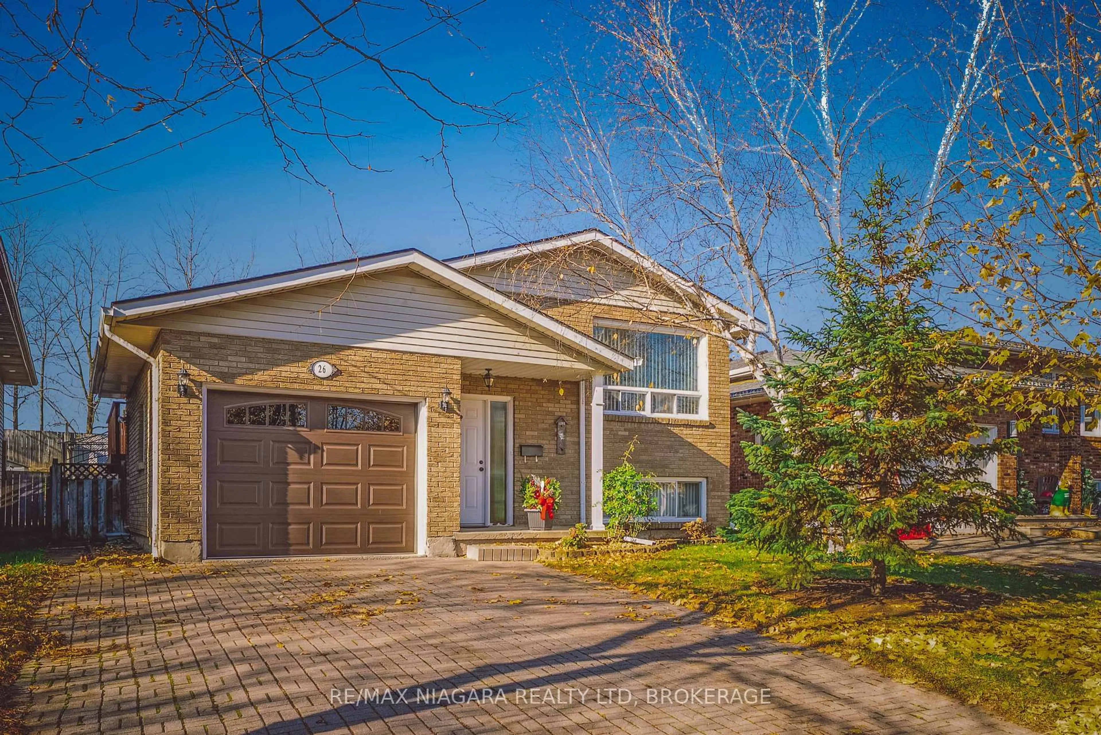 Home with brick exterior material, street for 26 RAVINE Rd, St. Catharines Ontario L2P 3A7