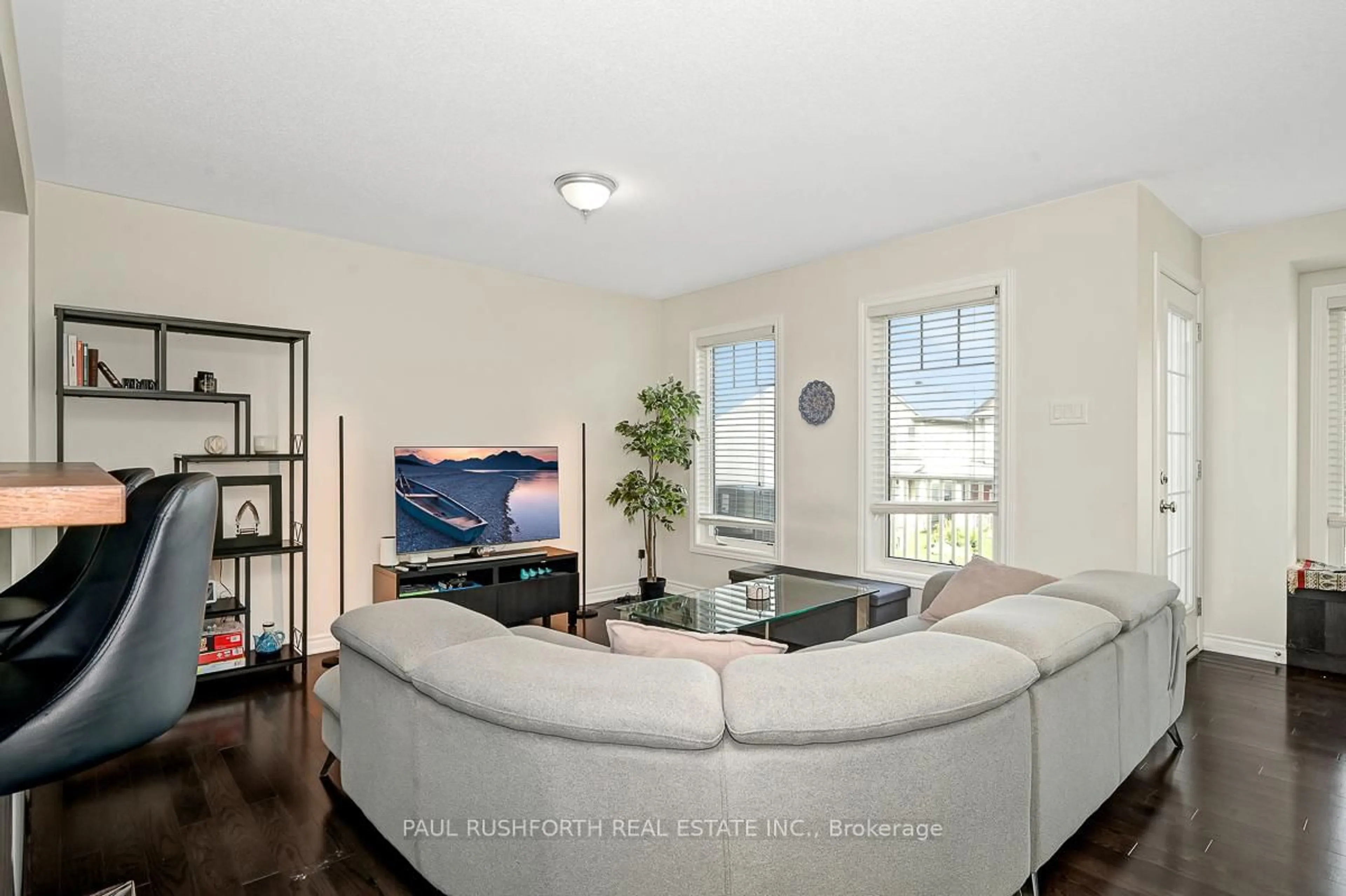 Living room with furniture, unknown for 103 Eclipse Cres, Ottawa Ontario K4A 0W1