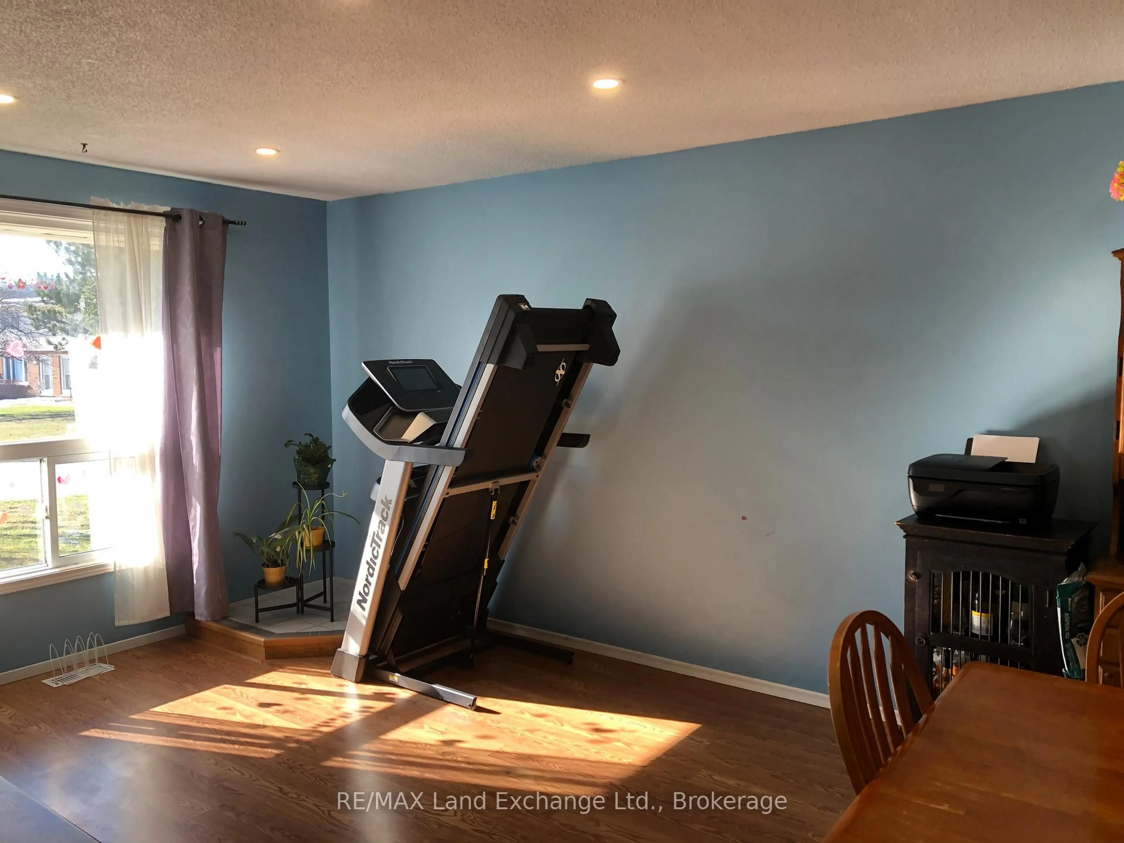 A pic of a room for 812 Walsh St, Kincardine Ontario N2Z 1P4