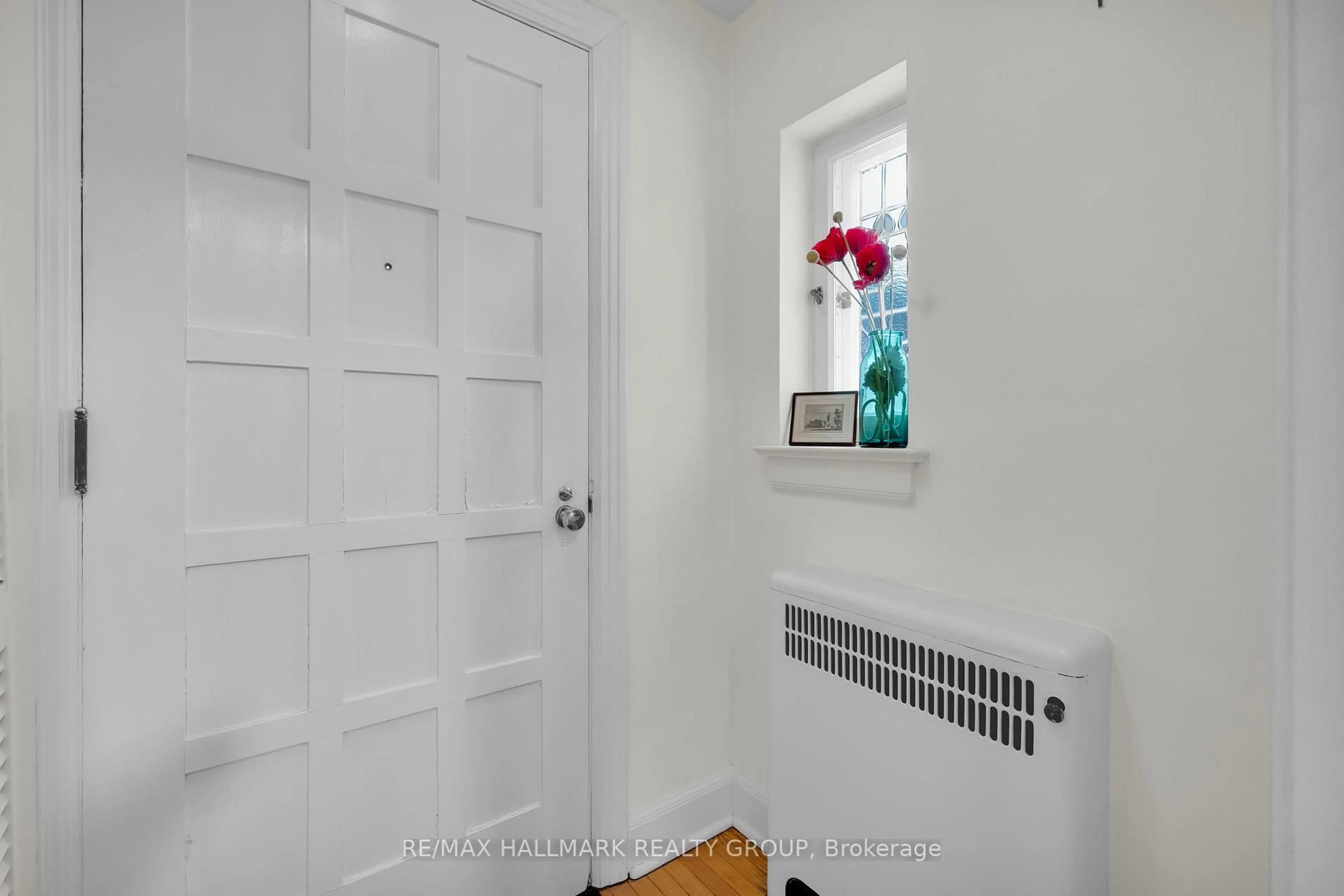 Indoor entryway for 248 Old Irving Pl, Ottawa Ontario K1Y 2A1