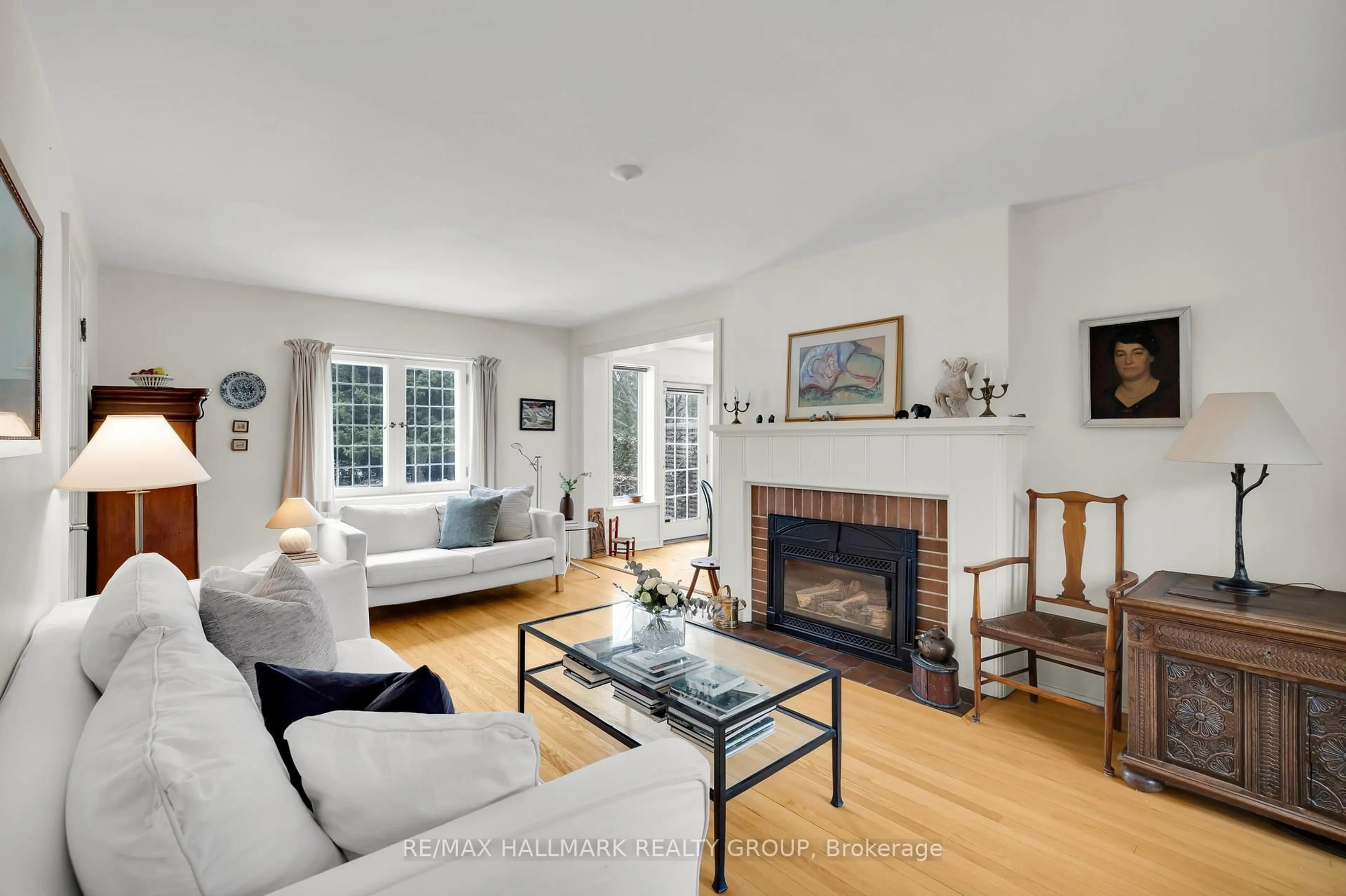 Living room with furniture, unknown for 248 Old Irving Pl, Ottawa Ontario K1Y 2A1