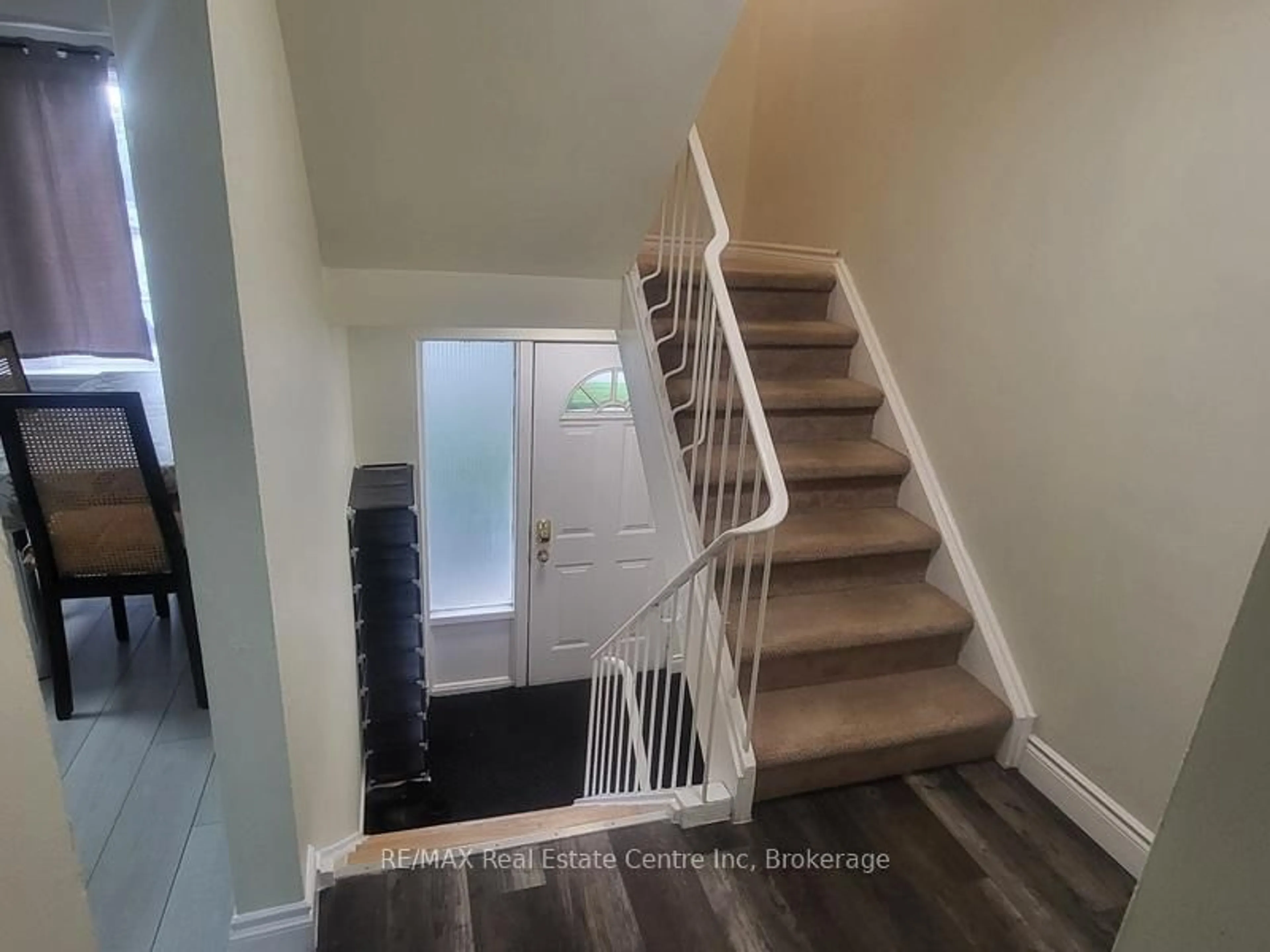 Stairs for 137 Dovercliffe Rd, Guelph Ontario N1G 3A5