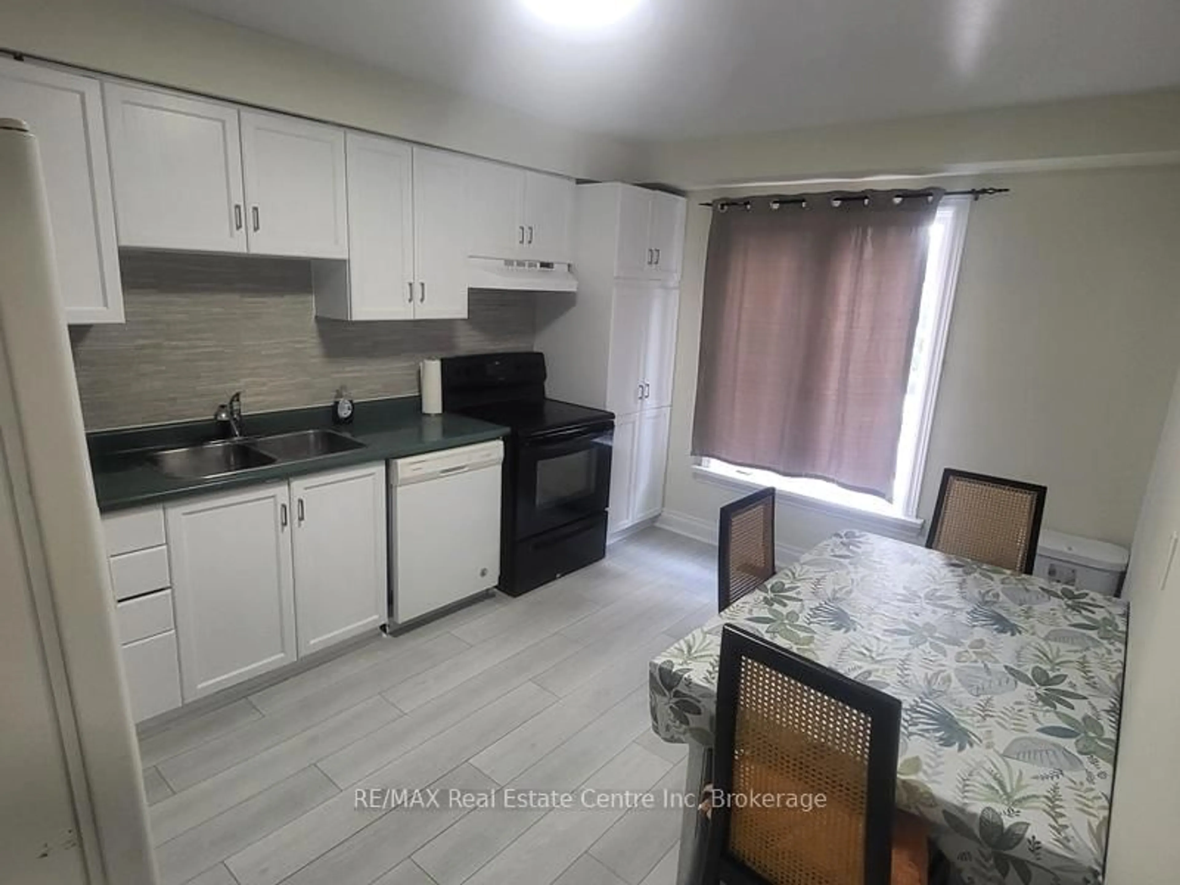 Standard kitchen, unknown for 137 Dovercliffe Rd, Guelph Ontario N1G 3A5