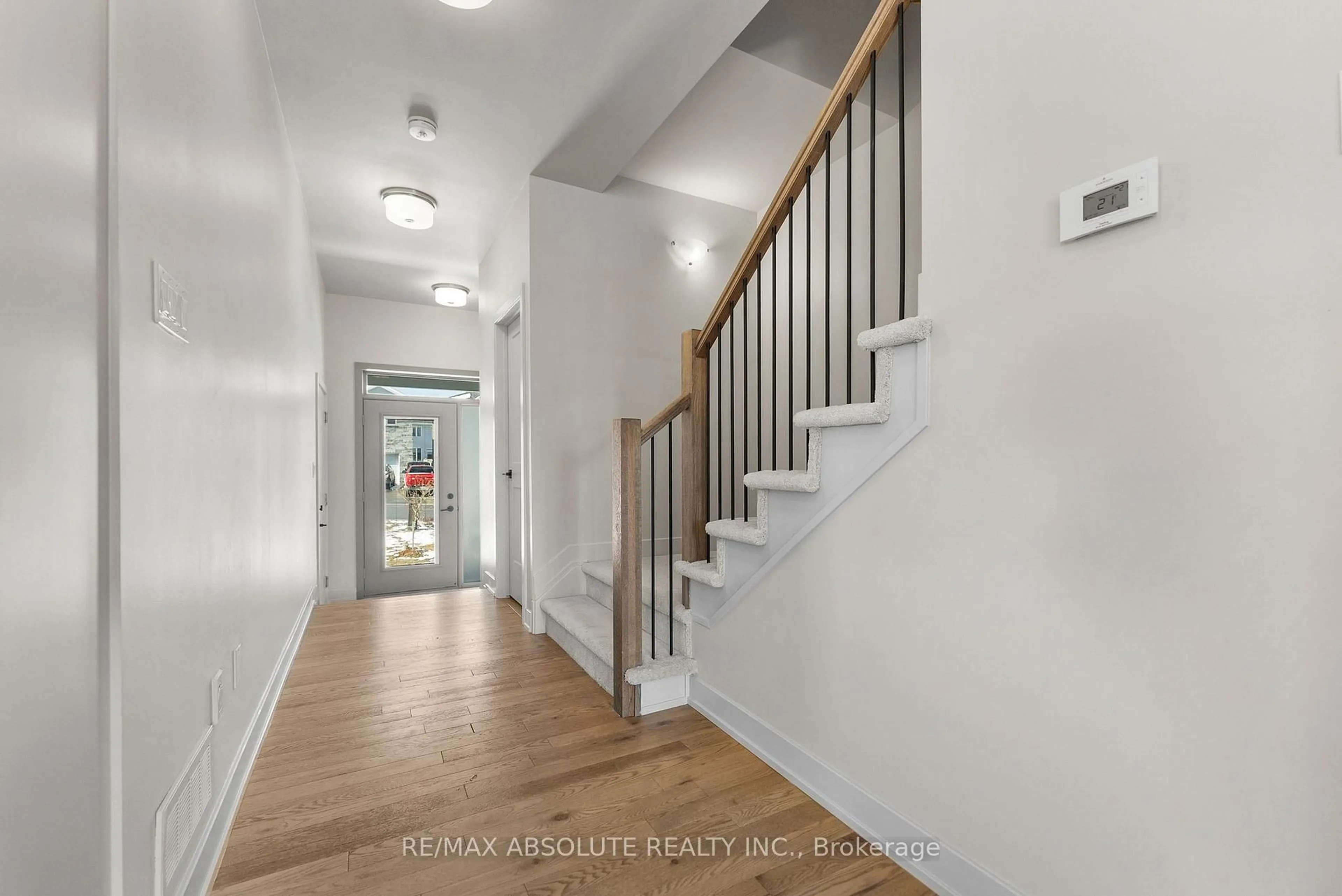 Indoor entryway for 120 Thomas St, Arnprior Ontario K7S 0J4