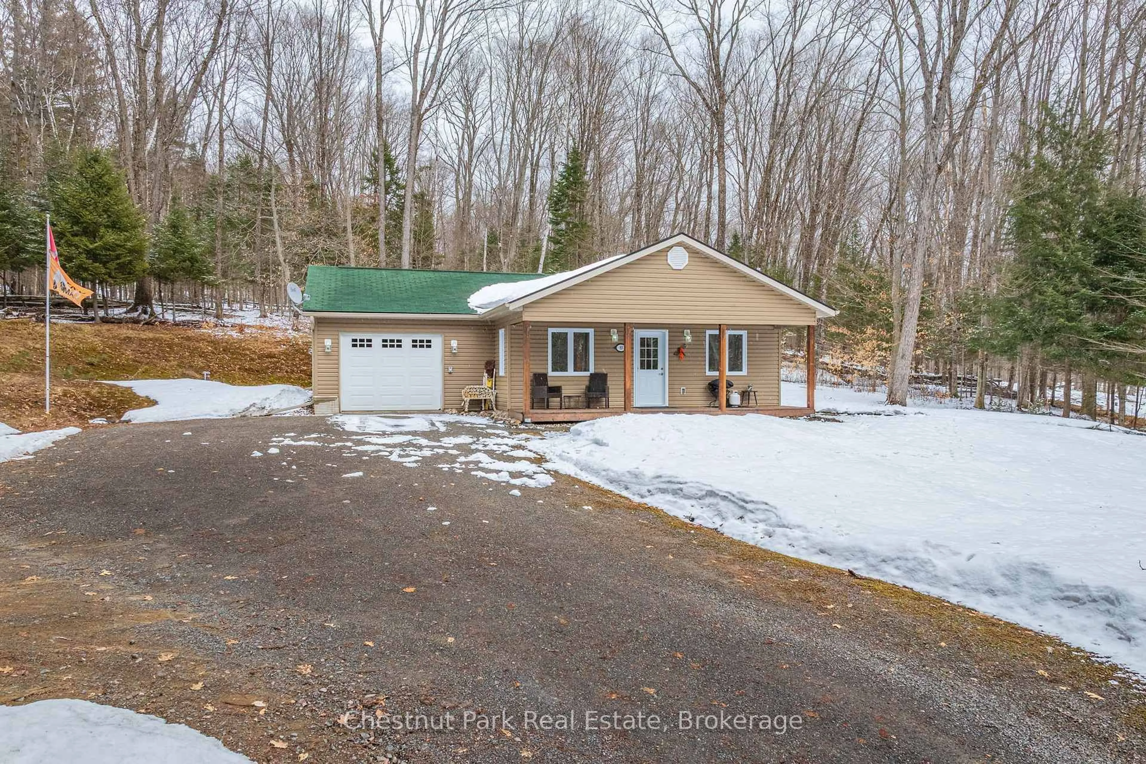 A pic from outside/outdoor area/front of a property/back of a property/a pic from drone, unknown for 85 Line Hill Rd, Huntsville Ontario P1H 2N5