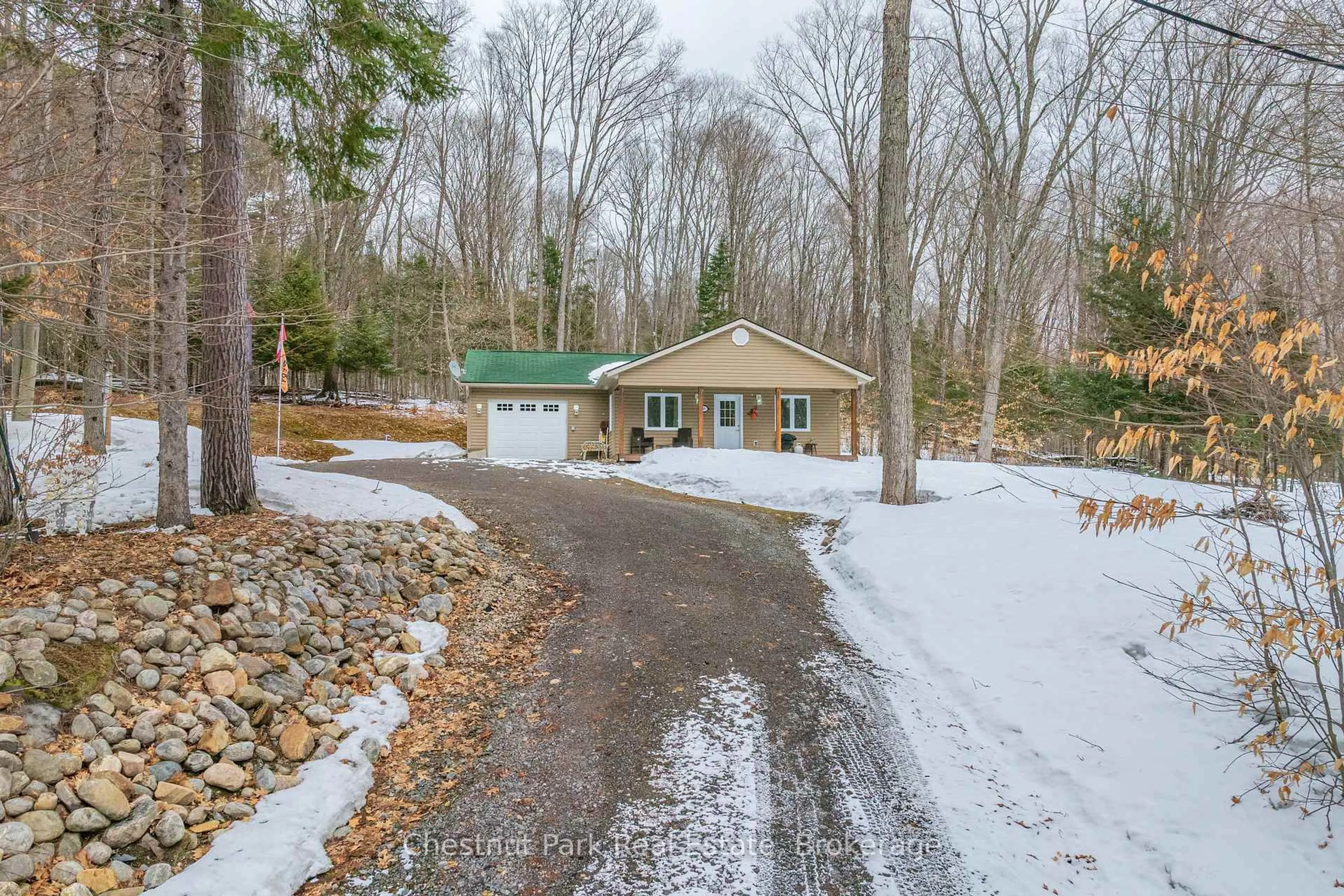 A pic from outside/outdoor area/front of a property/back of a property/a pic from drone, unknown for 85 Line Hill Rd, Huntsville Ontario P1H 2N5