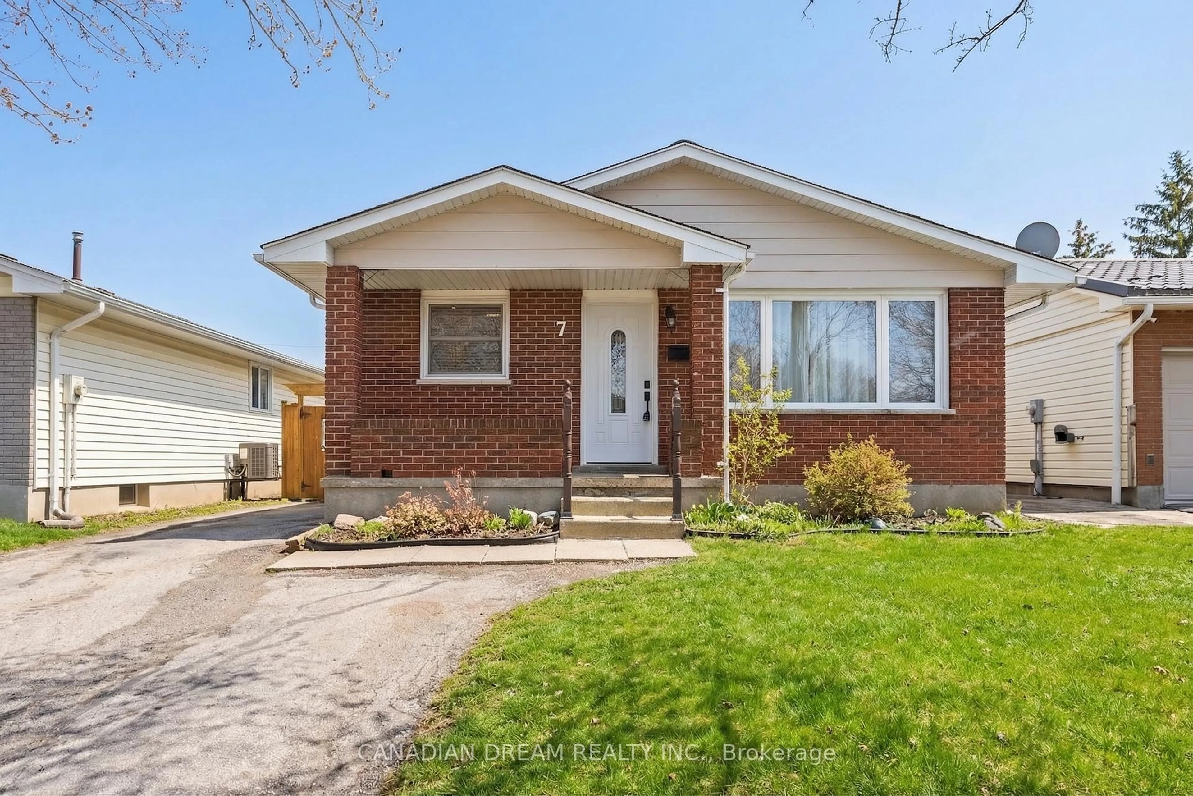 Home with brick exterior material, street for 7 Poplar Cres, London South Ontario N6E 2N3