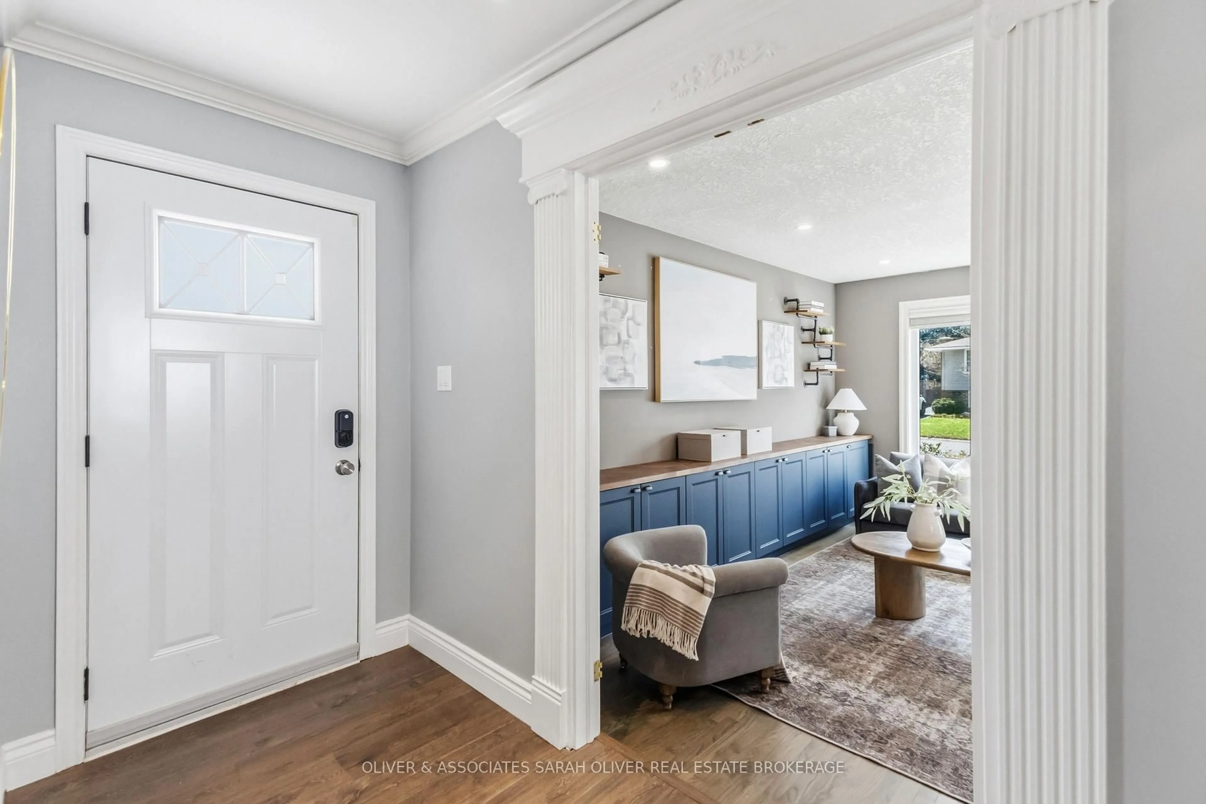 Indoor entryway for 30 Sandalwood Cres, London North Ontario N6G 2Z7