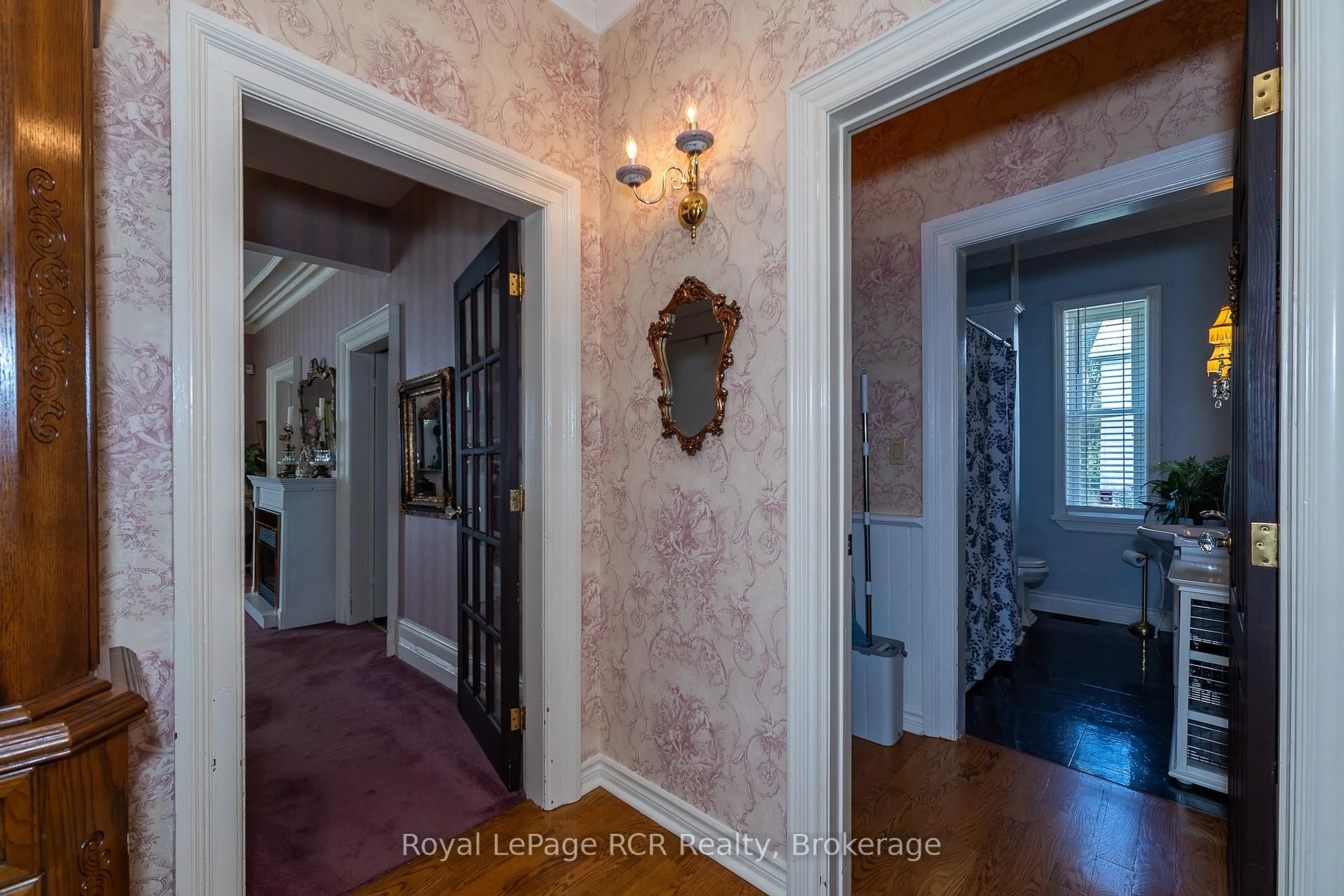 Indoor foyer for 580283 Sideroad 60, Chatsworth Ontario N0H 1C0