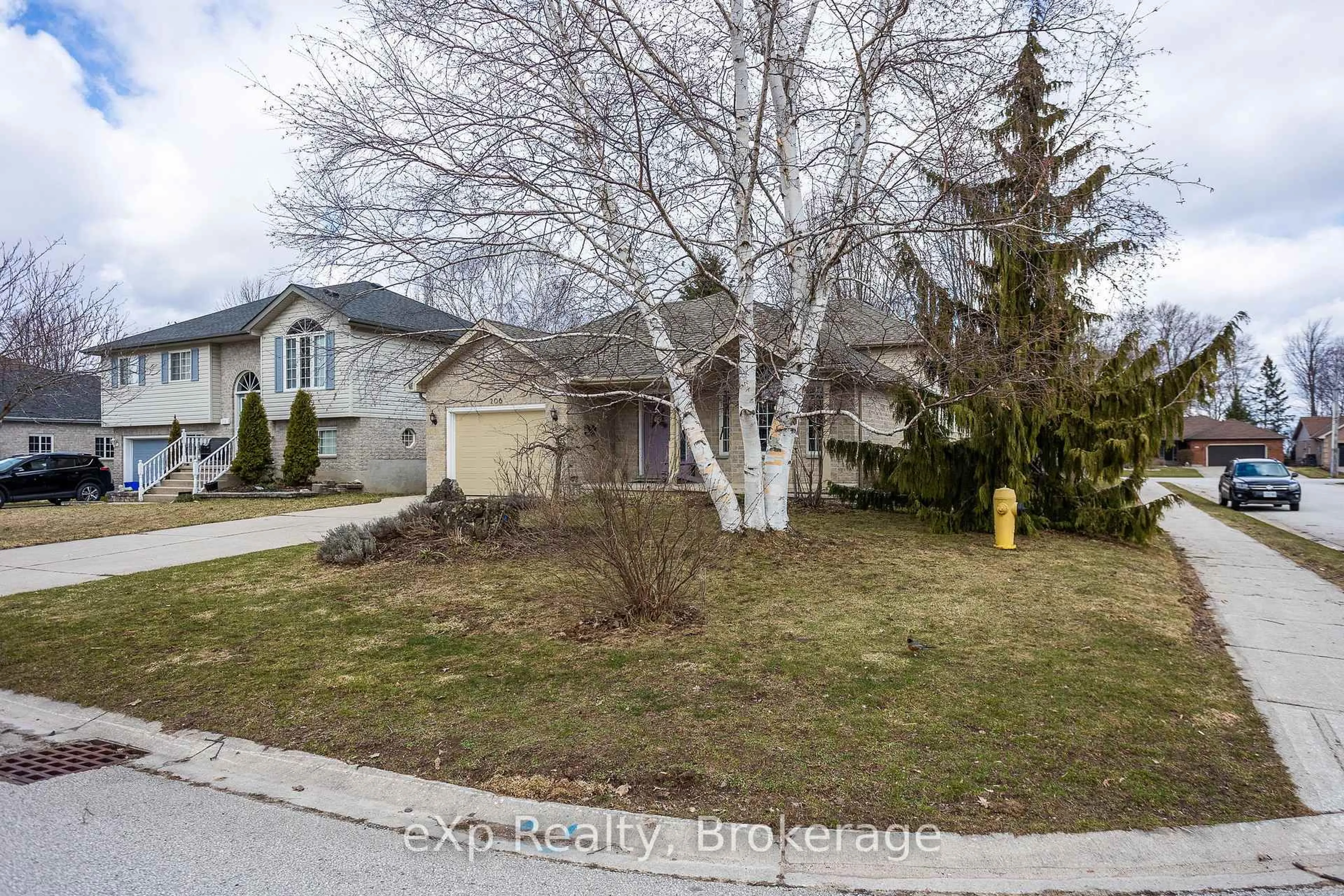 A pic from outside/outdoor area/front of a property/back of a property/a pic from drone, street for 206 2nd Street A, Owen Sound Ontario N4K 6X3