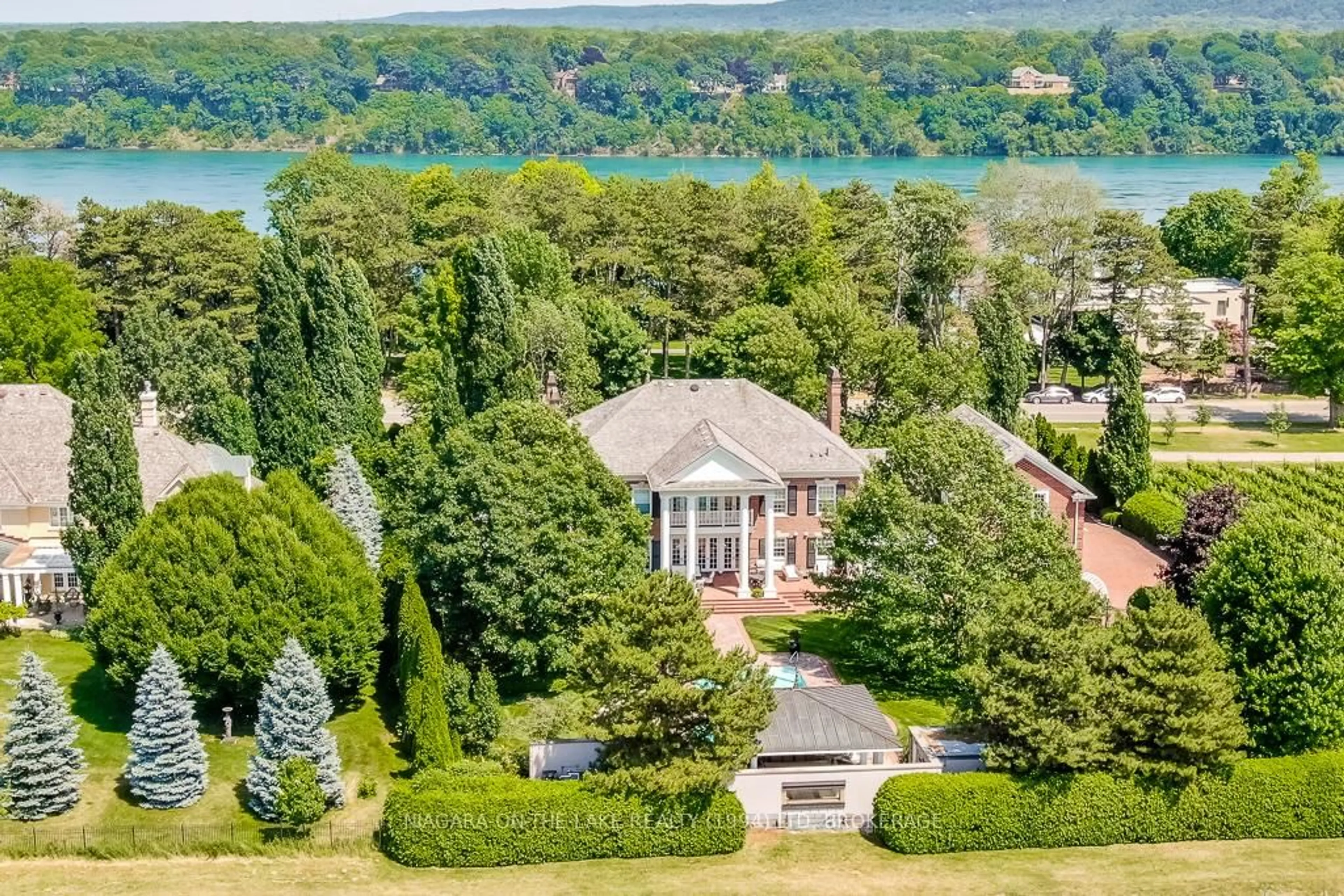 A pic from outside/outdoor area/front of a property/back of a property/a pic from drone, water/lake/river/ocean view for 14842 NIAGARA RIVER Pkwy, Niagara-on-the-Lake Ontario L0S 1J0