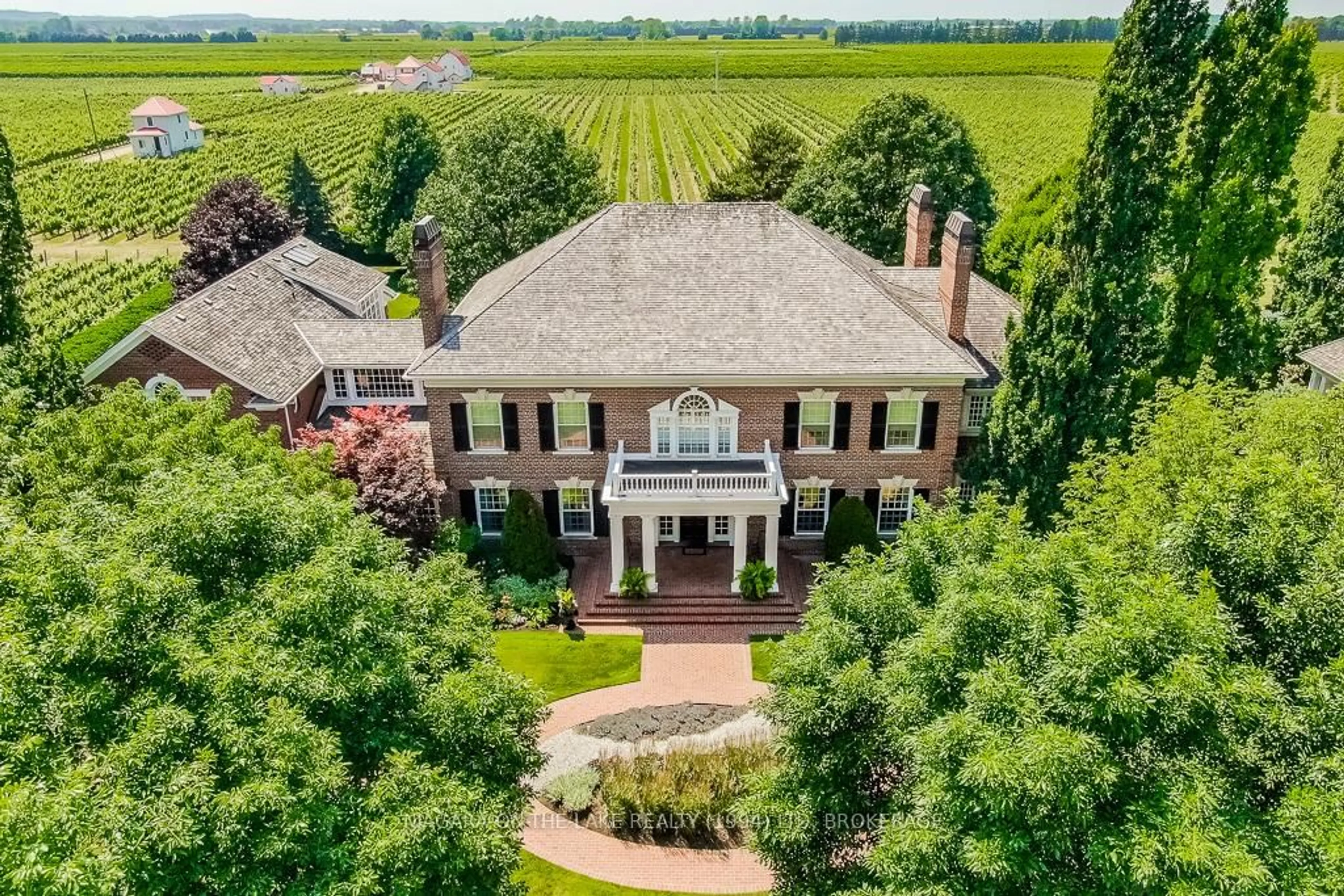 A pic from outside/outdoor area/front of a property/back of a property/a pic from drone, unknown for 14842 NIAGARA RIVER Pkwy, Niagara-on-the-Lake Ontario L0S 1J0