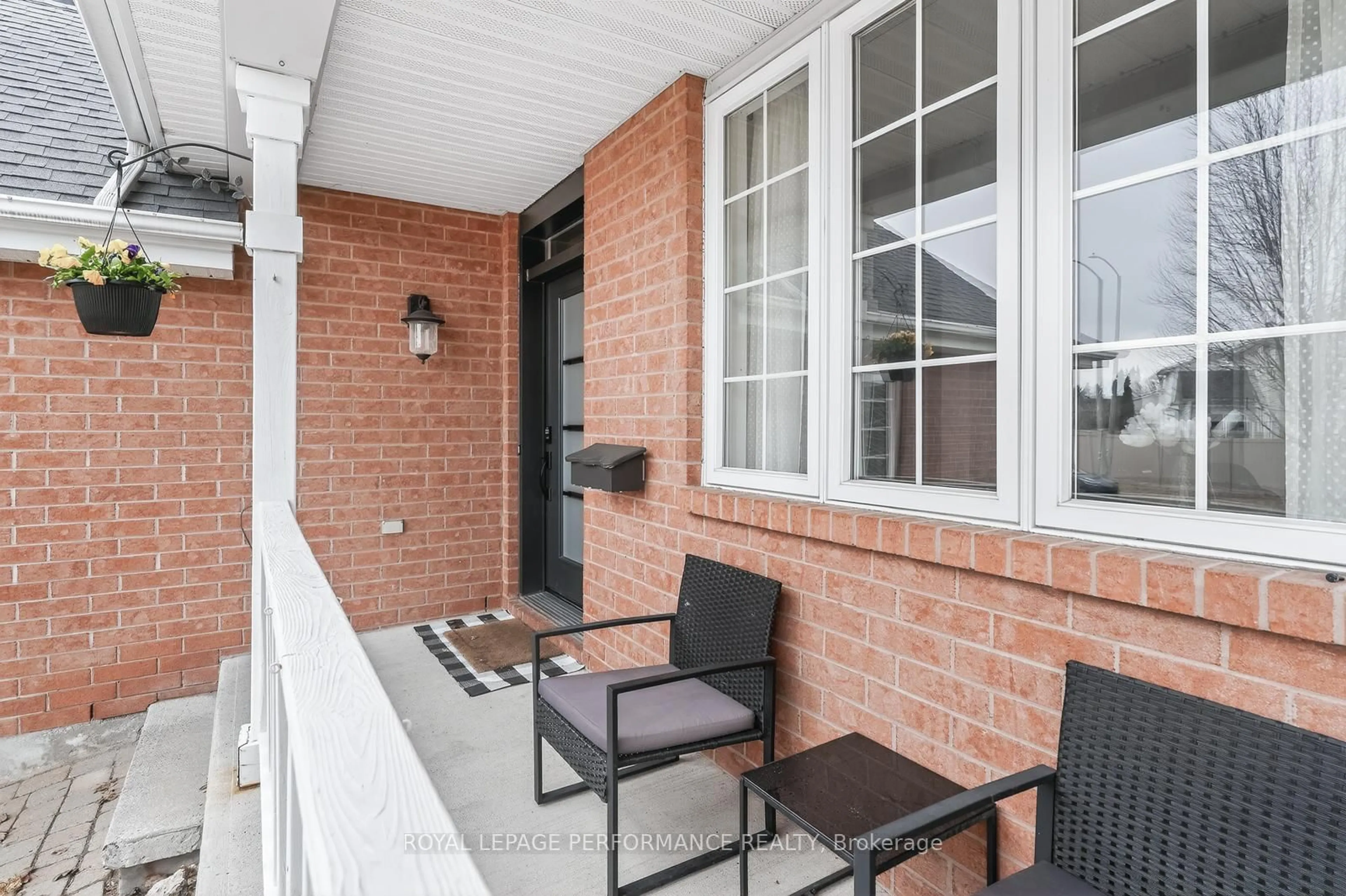 Patio, street for 1820 Mccallum Dr, Ottawa Ontario K4A 3T7
