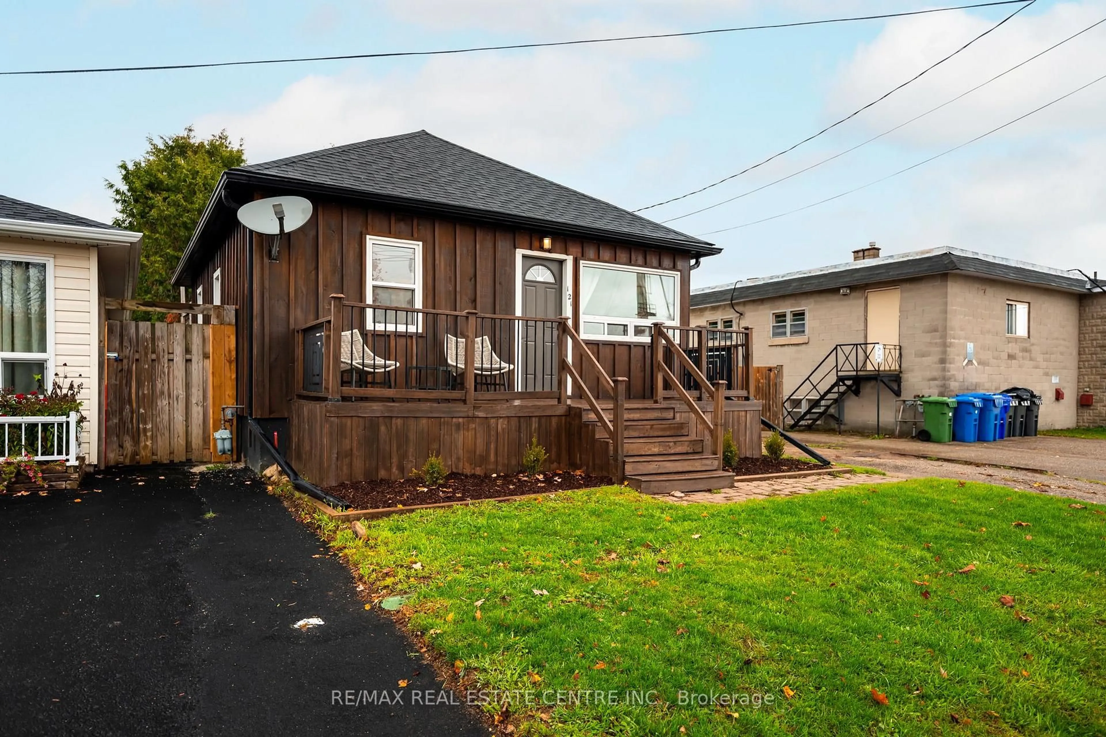 Unknown for 121 Proton St, Southgate Ontario N0C 1B0