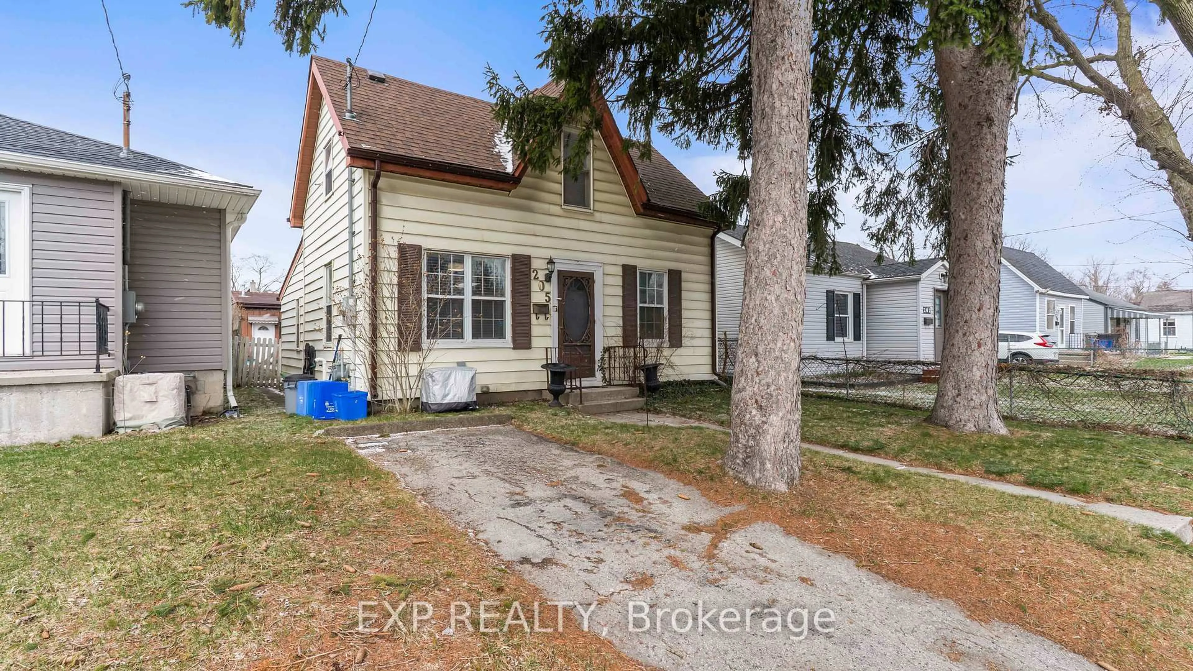 Unknown for 205 East St, London East Ontario N5Z 2S1