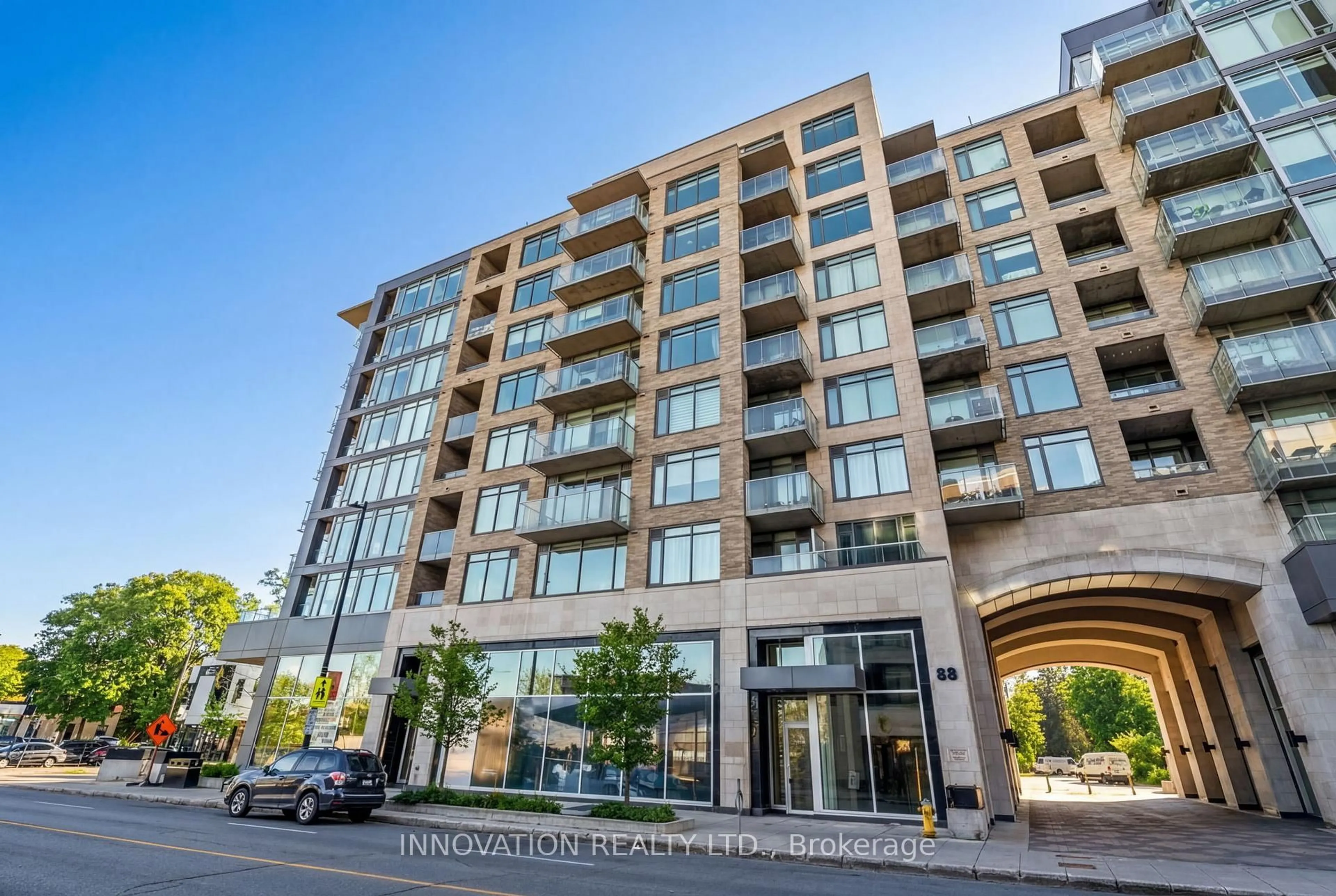 Indoor foyer for 88 Richmond Rd #807, Ottawa Ontario K1Z 0B1