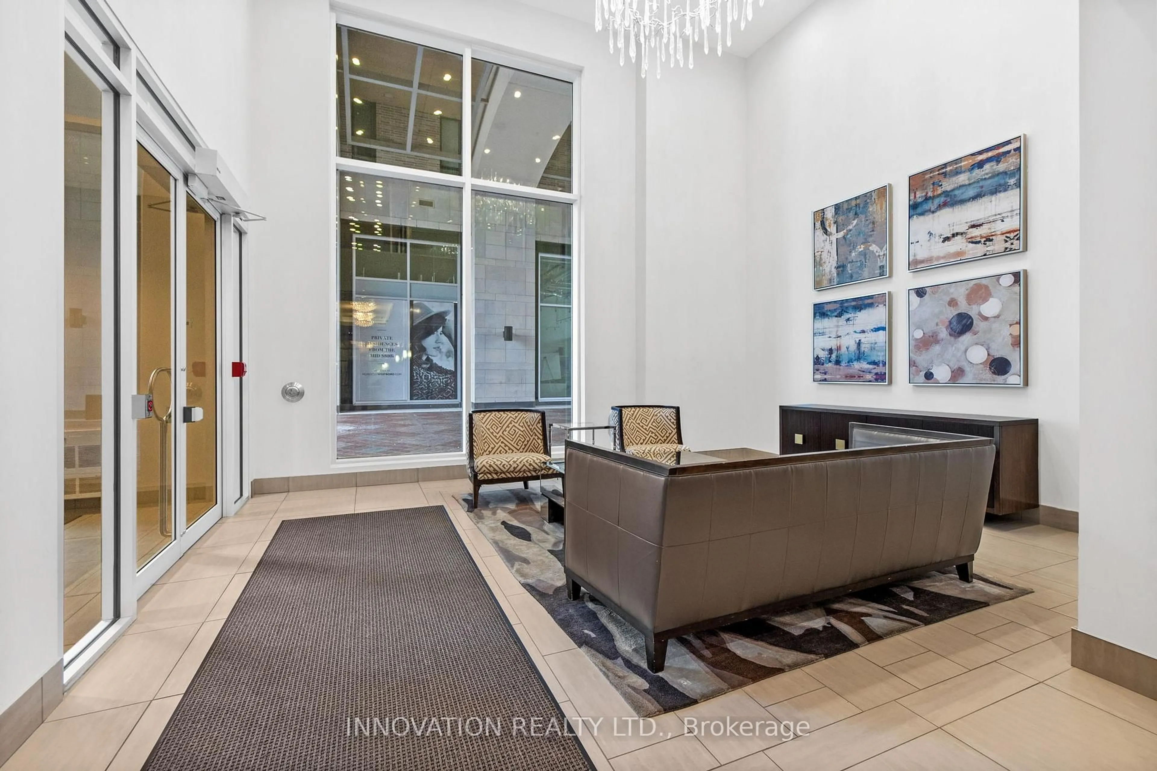 Indoor foyer for 88 Richmond Rd #807, Ottawa Ontario K1Z 0B1