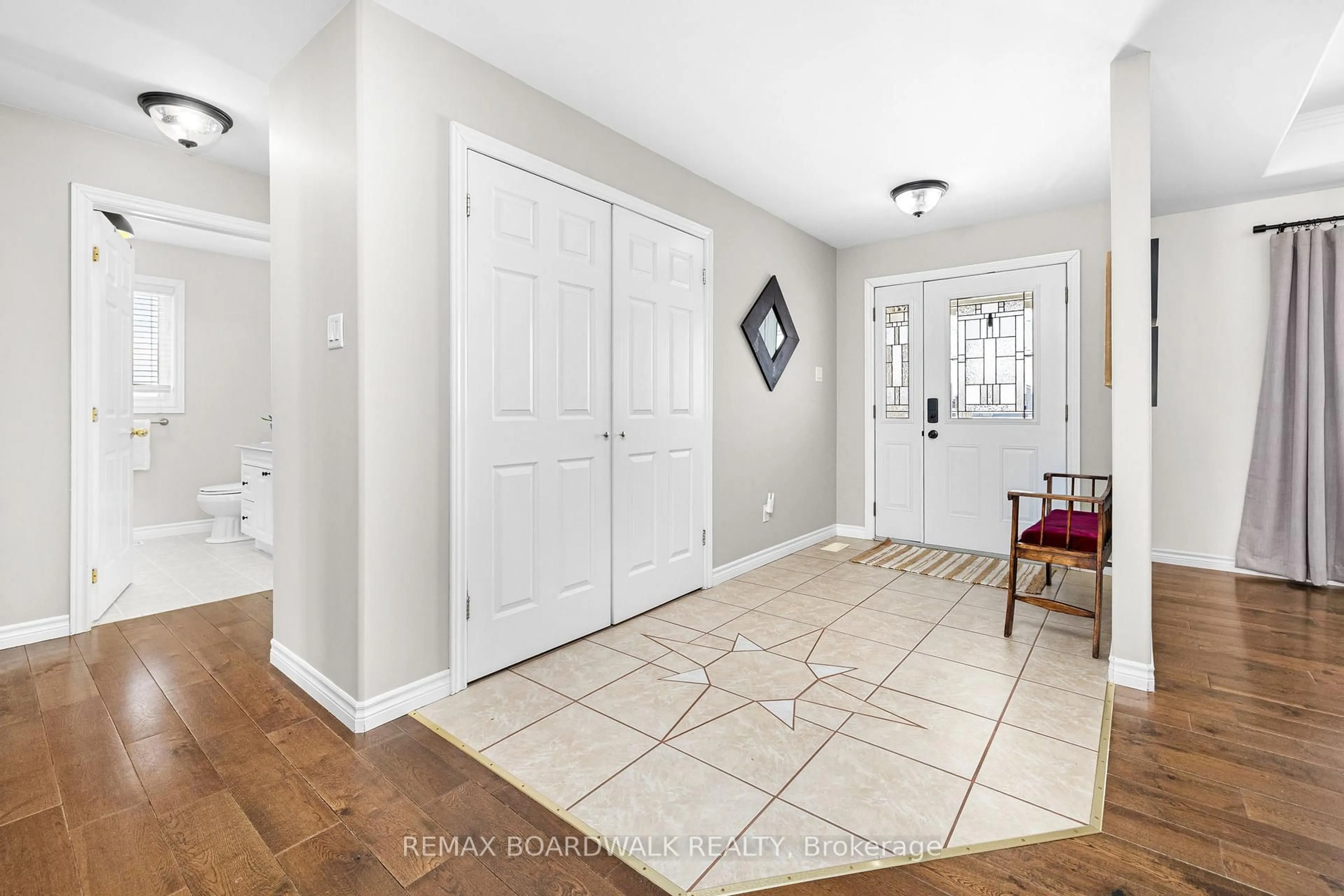 Indoor entryway for 157 Macpherson Way, Rr #7 Way, Perth Ontario K7H 3C9