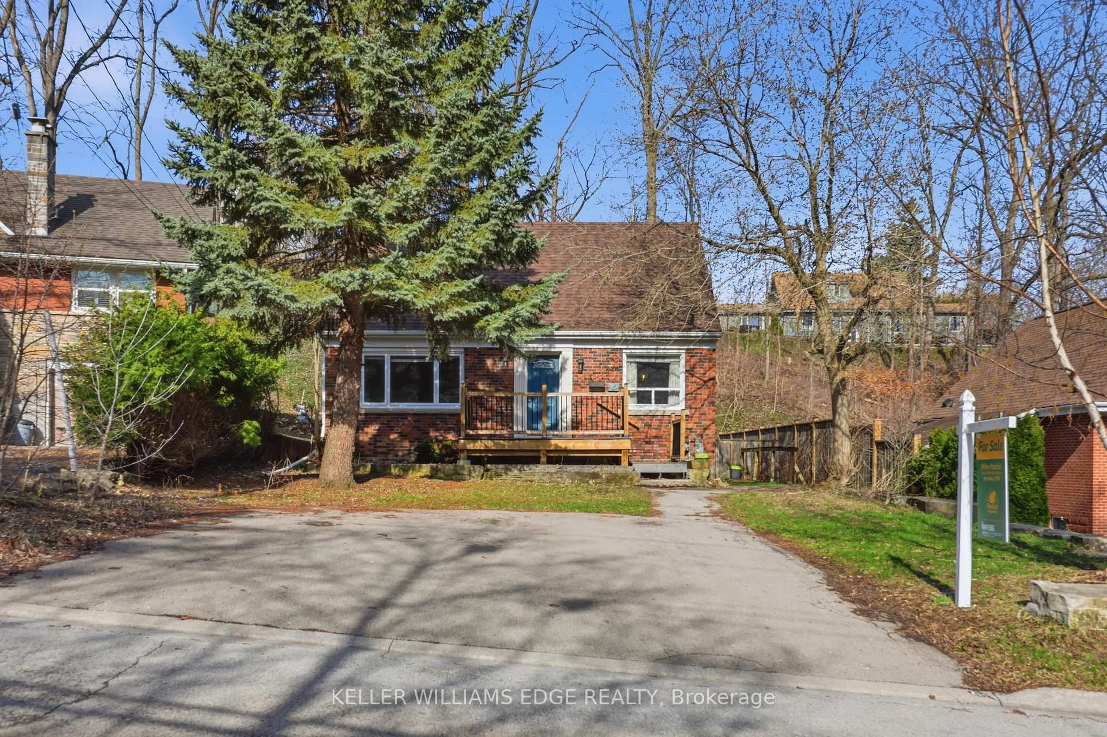 Home with brick exterior material, street for 48 Mountain Ave, Hamilton Ontario L8G 2V8