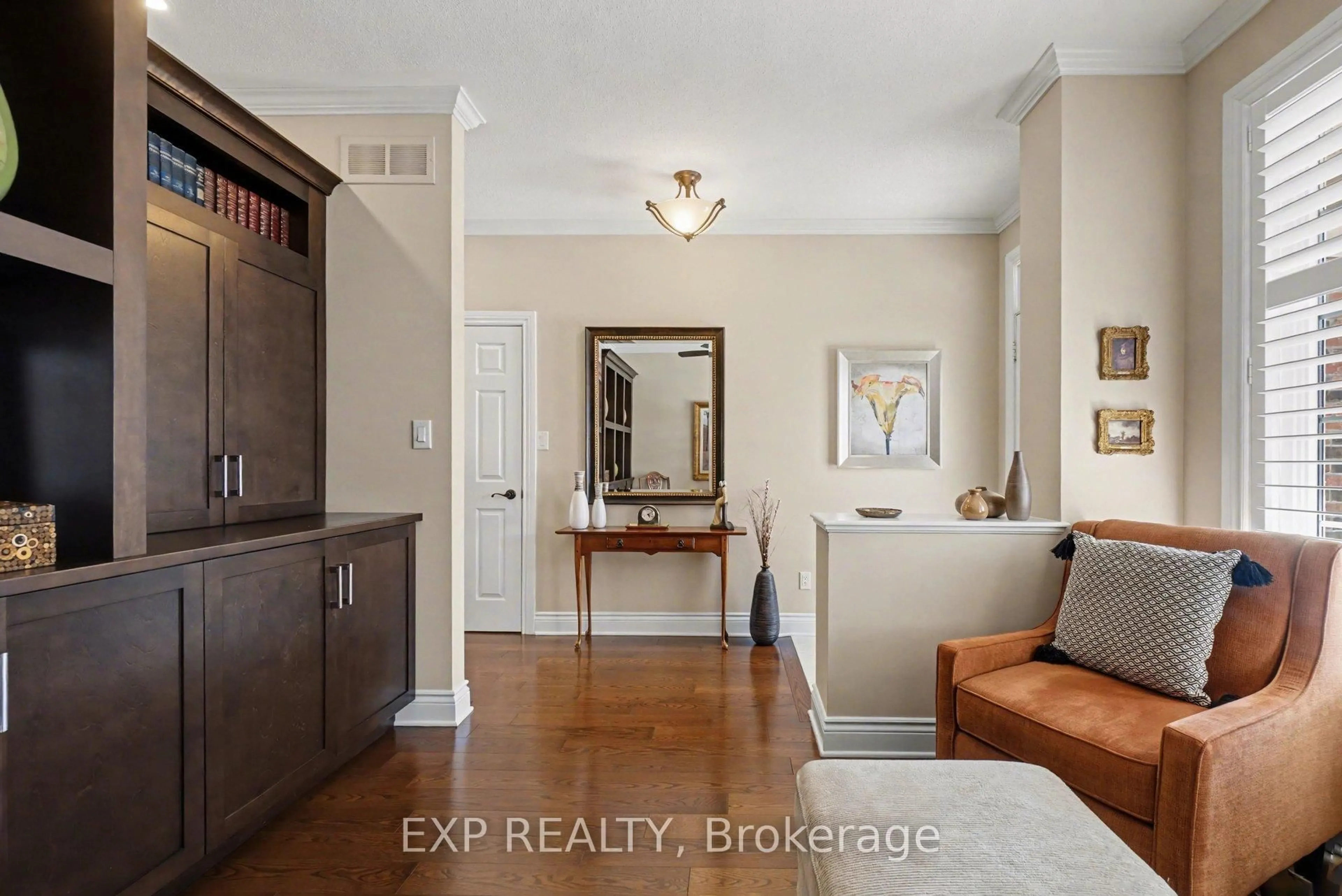 Indoor entryway for 45 Morenz Terr, Ottawa Ontario K2K 3H2