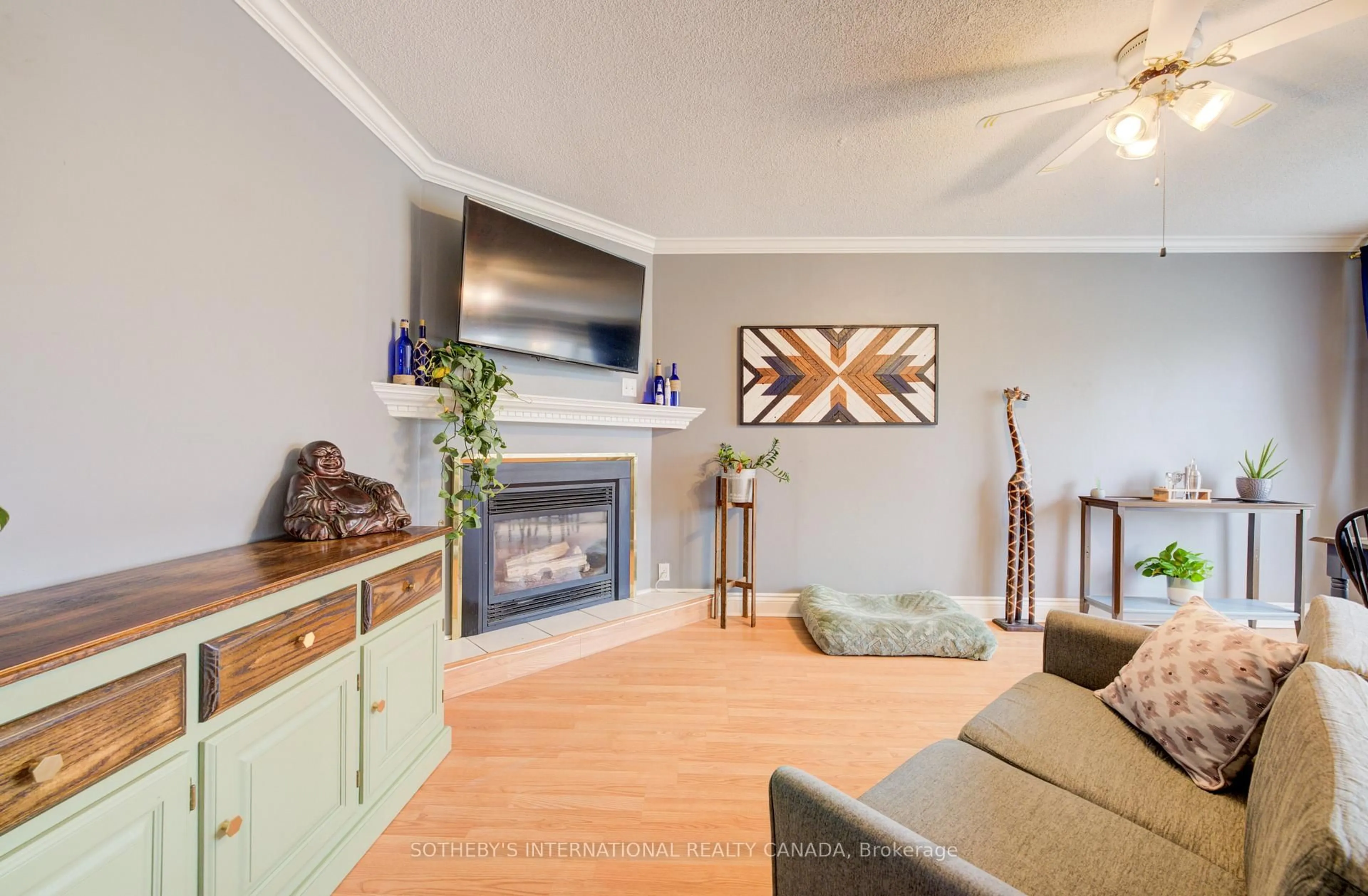 Living room with furniture, wood/laminate floor for 425 St. Patrick St, Norfolk Ontario N0A 1N0