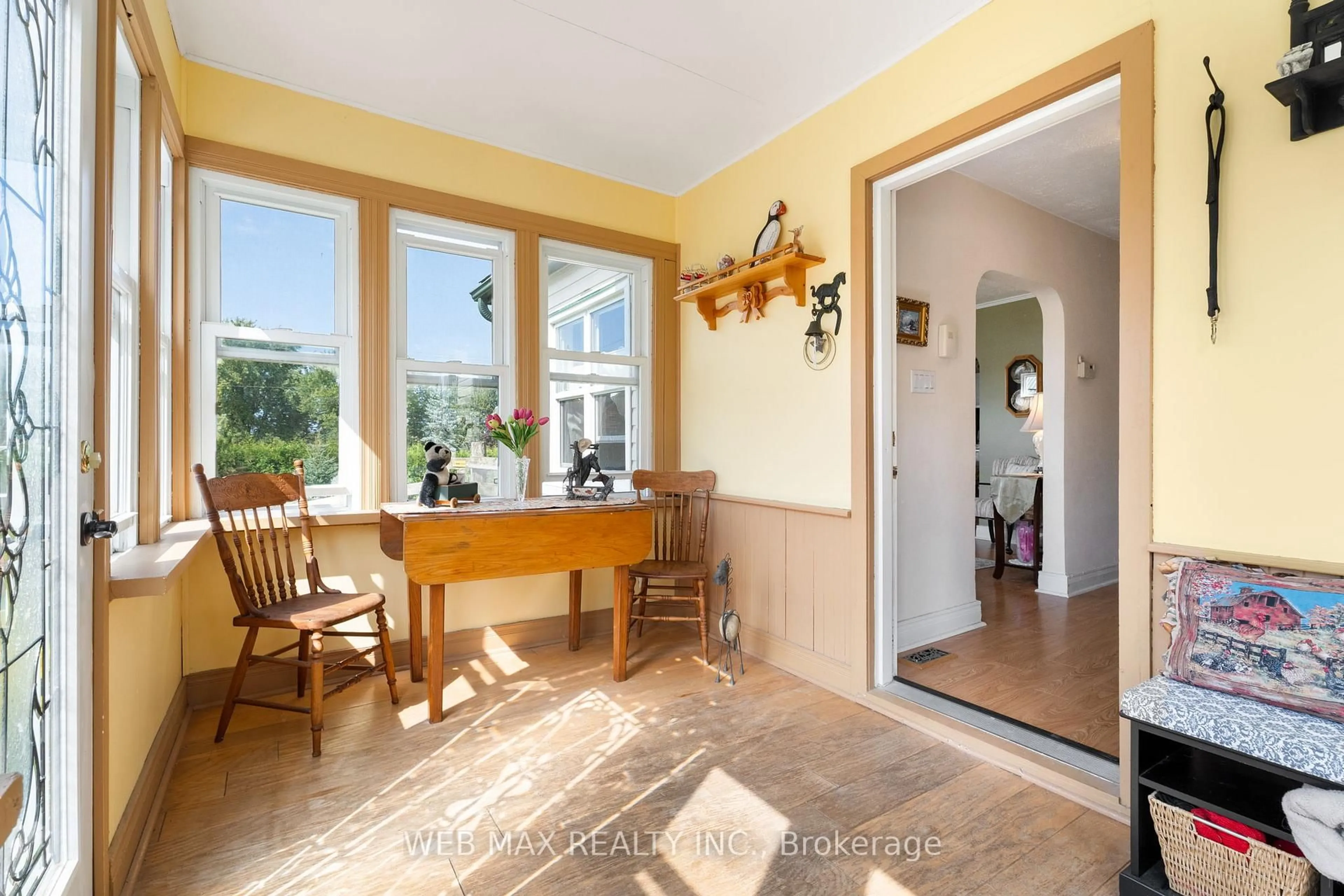 Indoor entryway for 191281 13th Line, East Garafraxa Ontario L9W 7B4