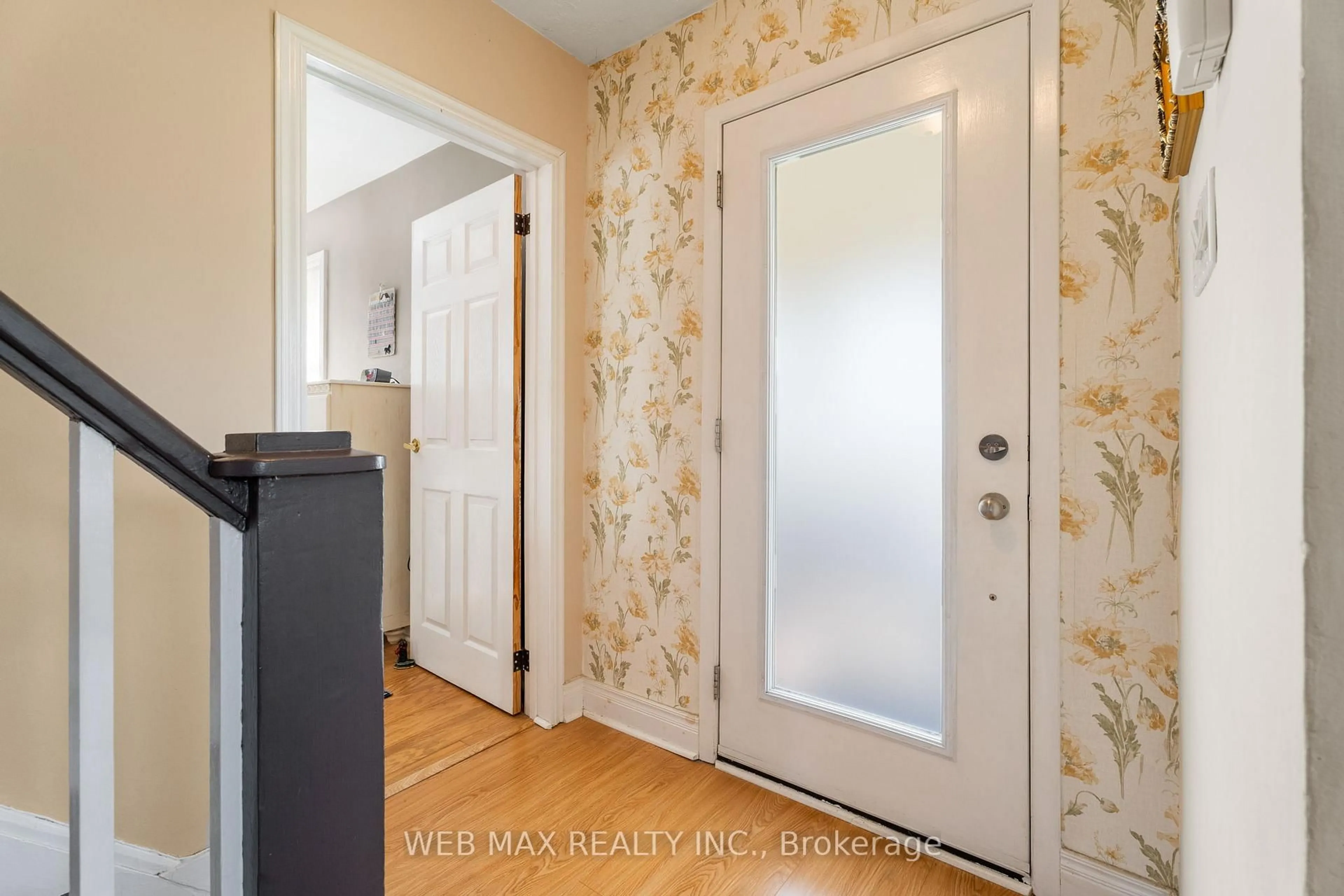 Indoor entryway for 191281 13th Line, East Garafraxa Ontario L9W 7B4