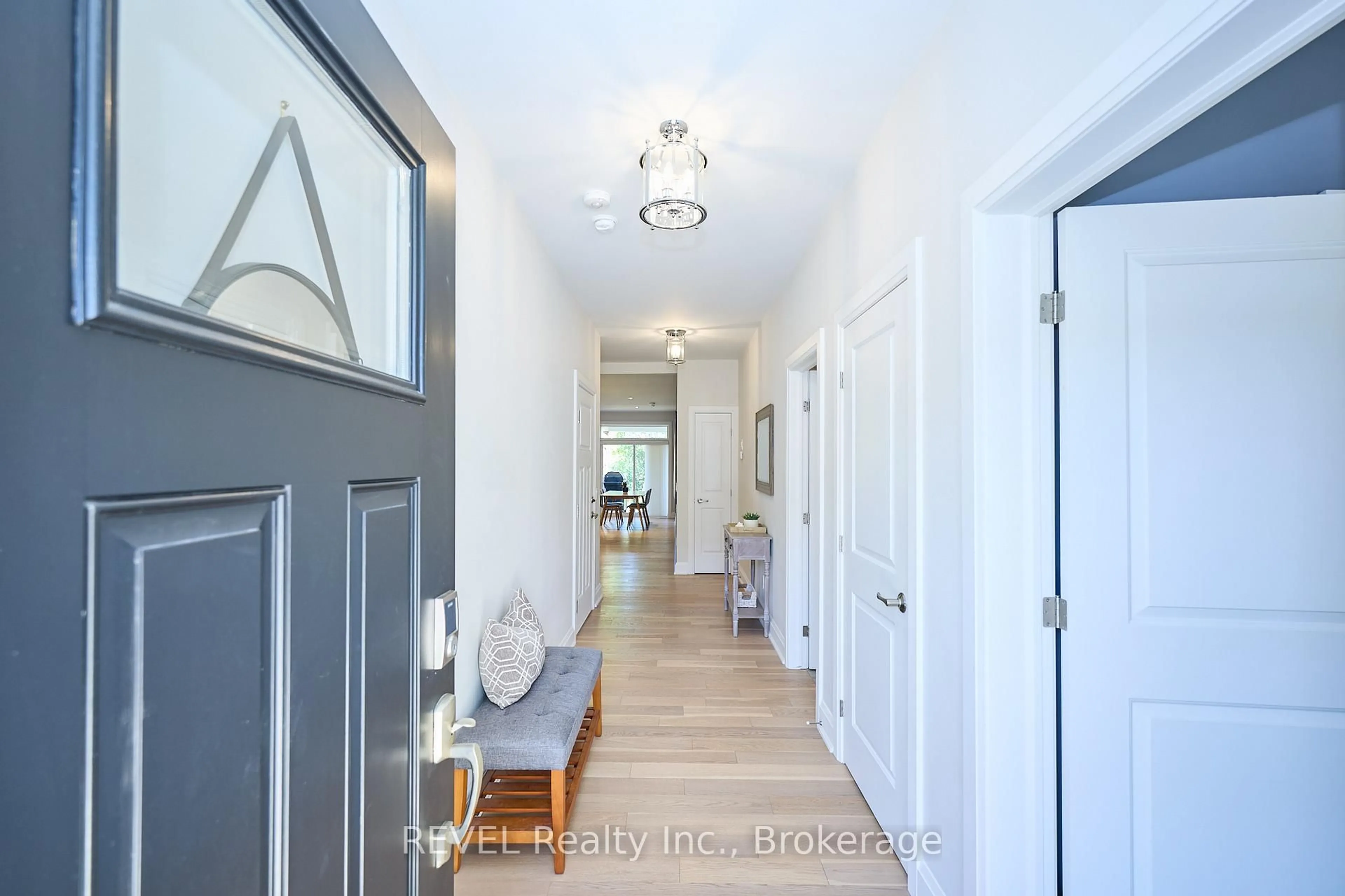 Indoor entryway for 9245 Shoveller Dr #19, Niagara Falls Ontario L2H 0M4