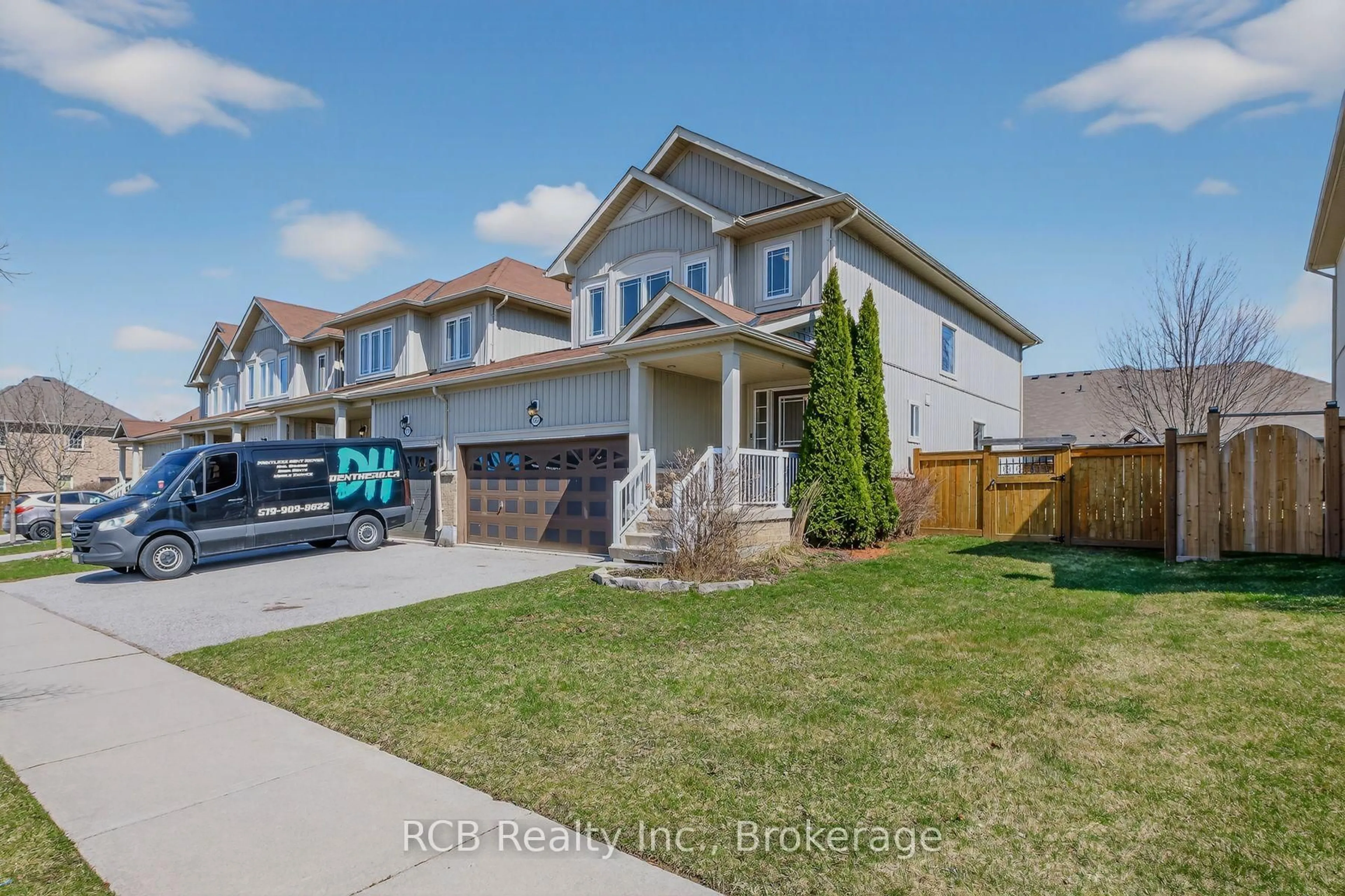 A pic from outside/outdoor area/front of a property/back of a property/a pic from drone, street for 155 Thomas Ave, Brantford Ontario N3S 0C8