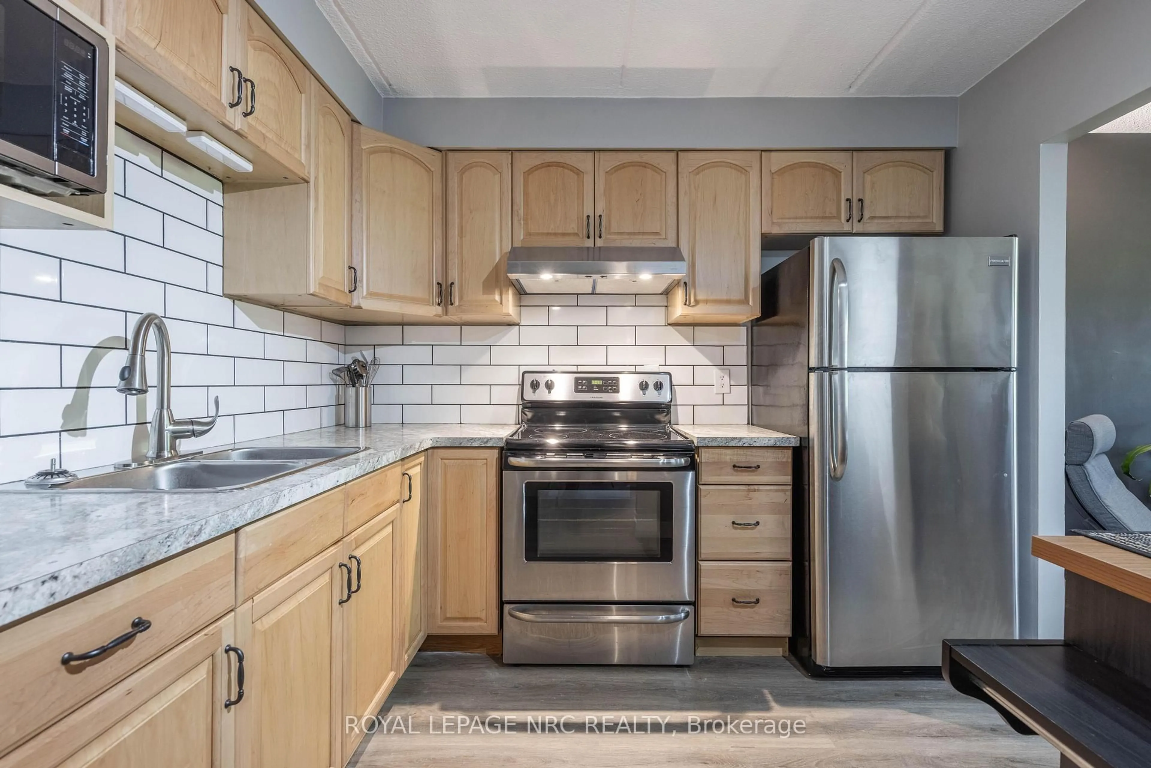 Standard kitchen, unknown for 41 Rykert St #207, St. Catharines Ontario L2S 3A4