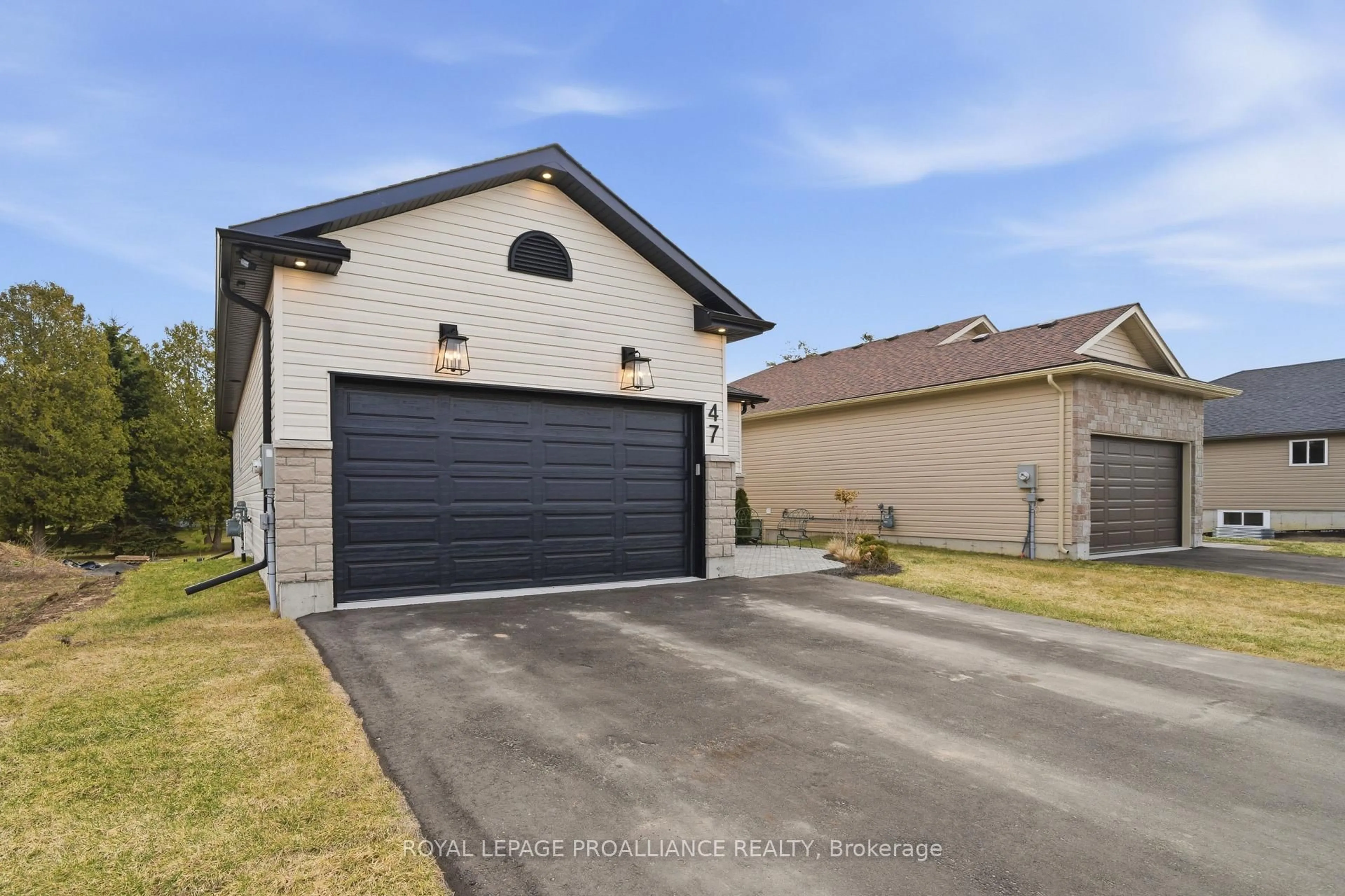 Indoor garage for 47 Clayton John Ave, Brighton Ontario K0K 1H0