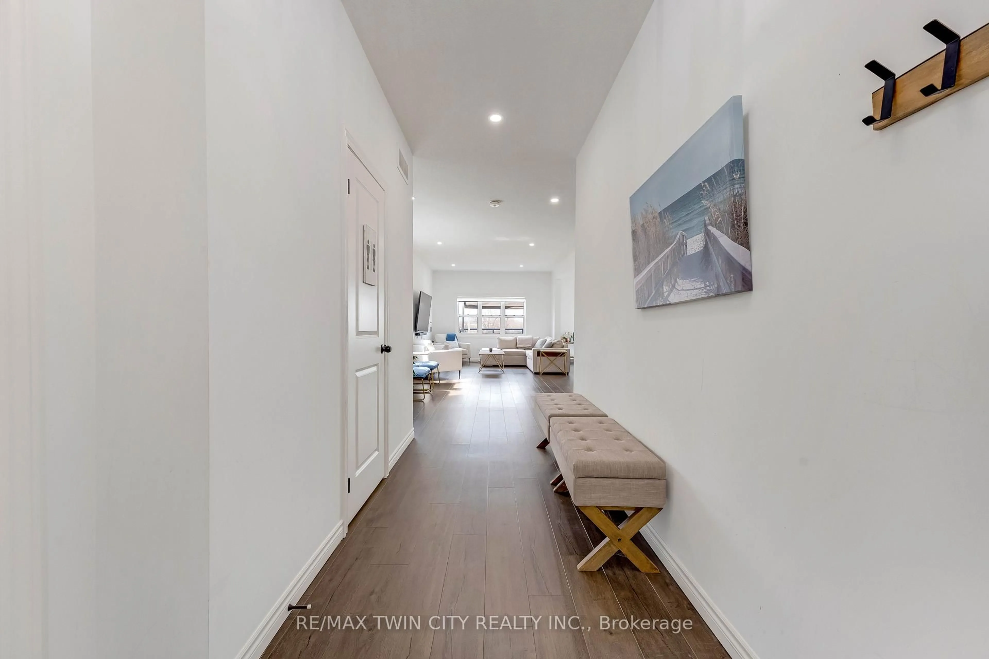 Indoor entryway for 297 Middleton Ave, London South Ontario N6L 0G1