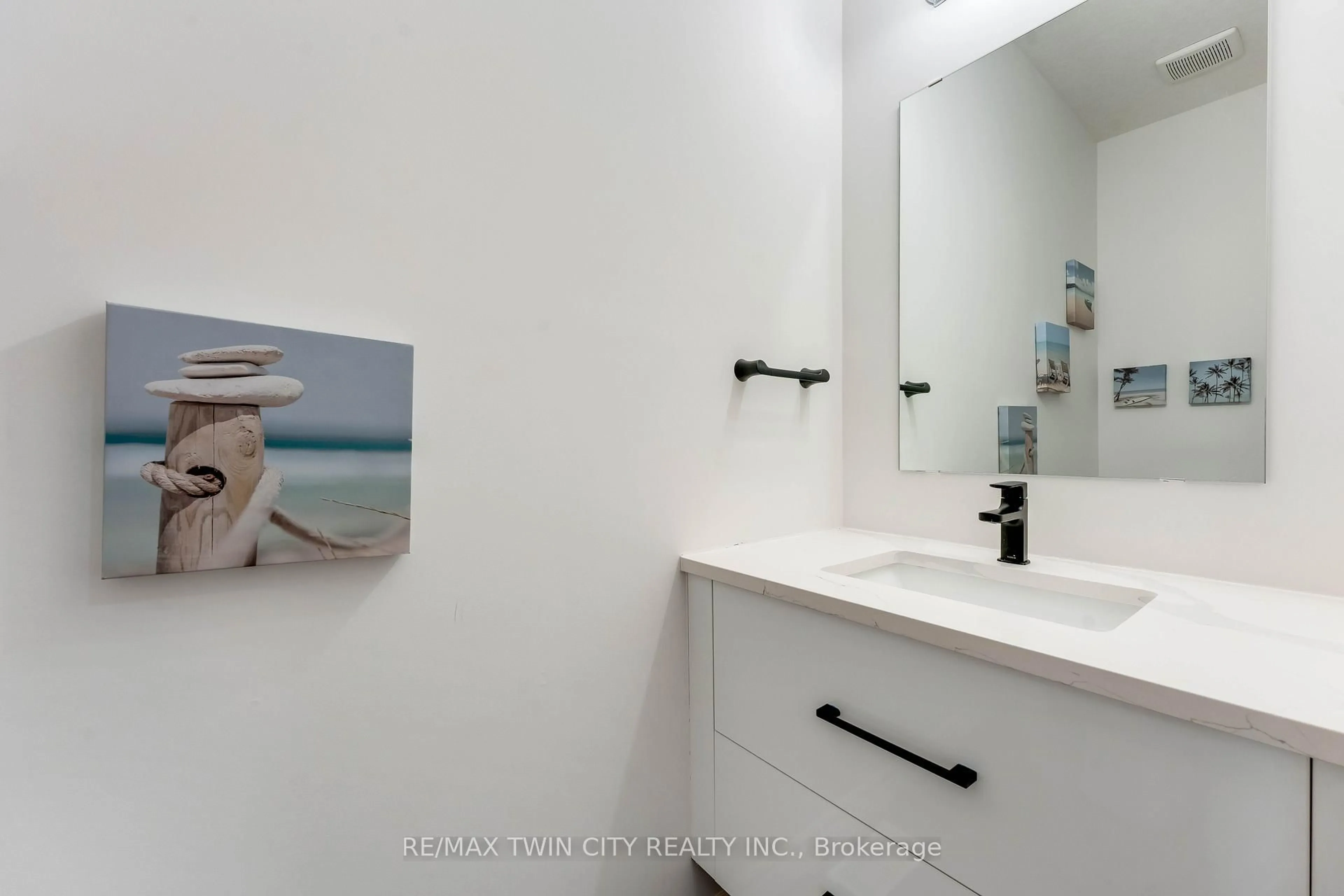 Standard bathroom, ceramic/tile floor for 297 Middleton Ave, London South Ontario N6L 0G1