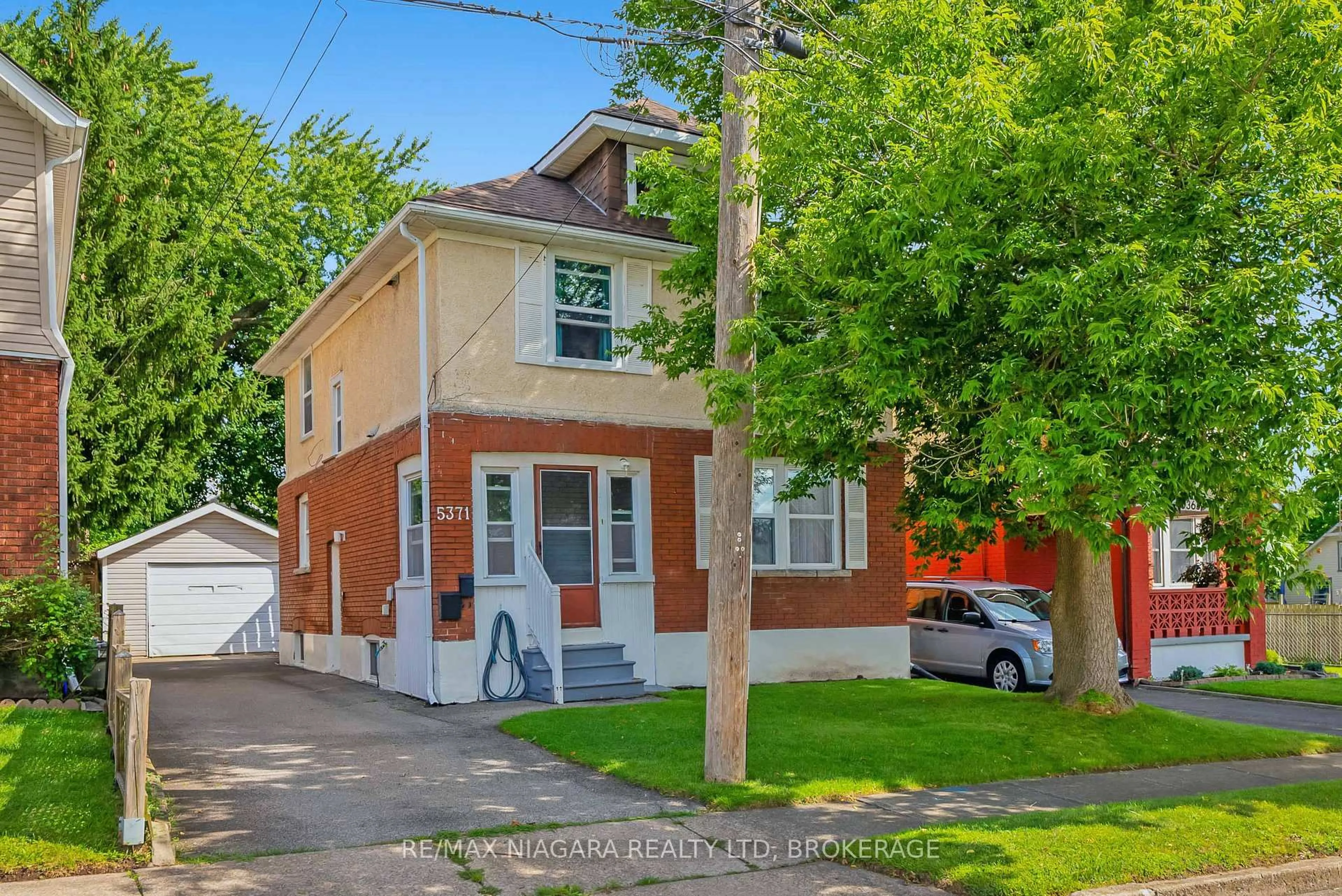 Home with brick exterior material, street for 5371 Huron St, Niagara Falls Ontario L2E 2K5