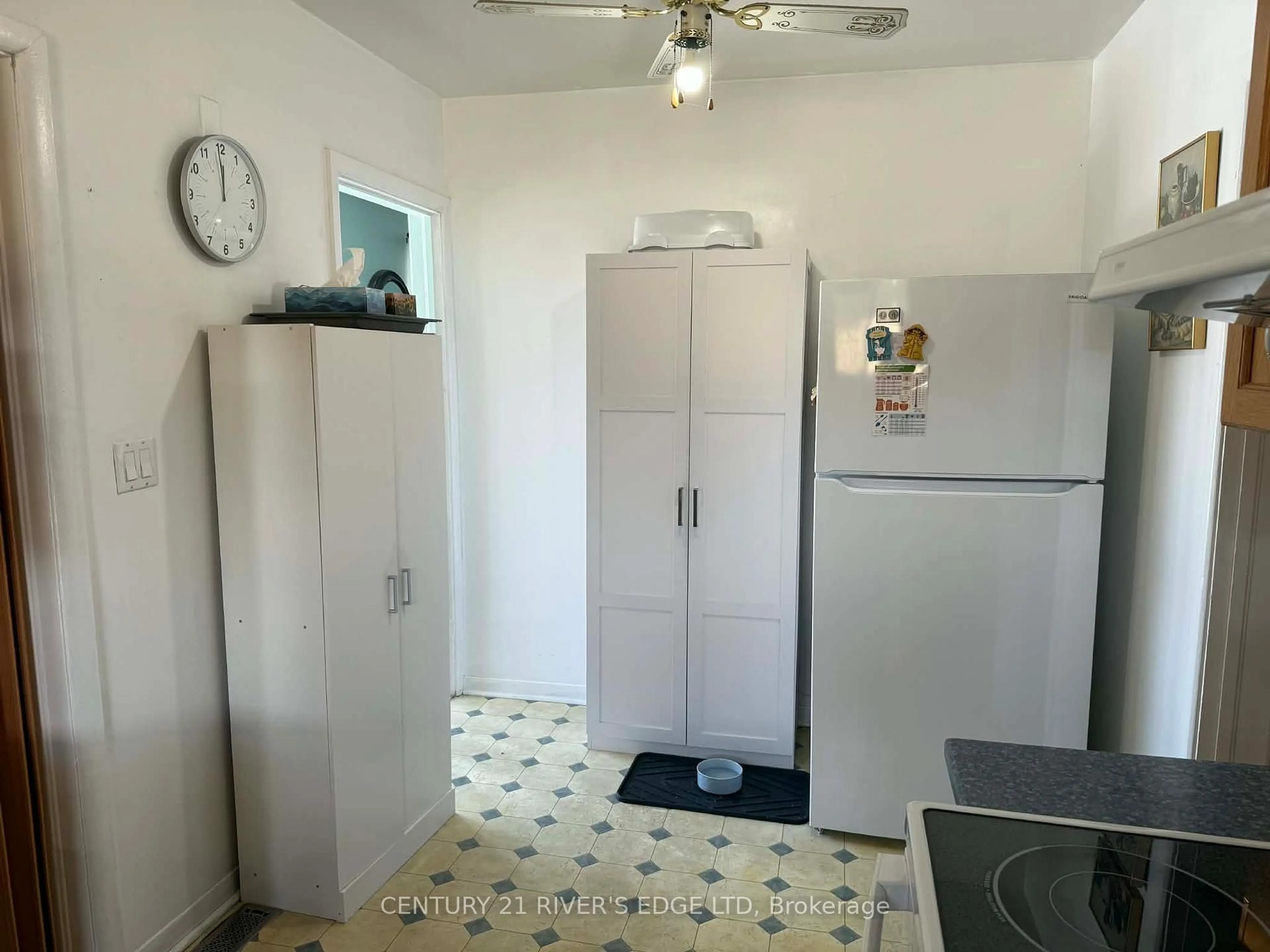 Standard kitchen, unknown for 68 Aldershot Ave, Brockville Ontario K6V 2P8