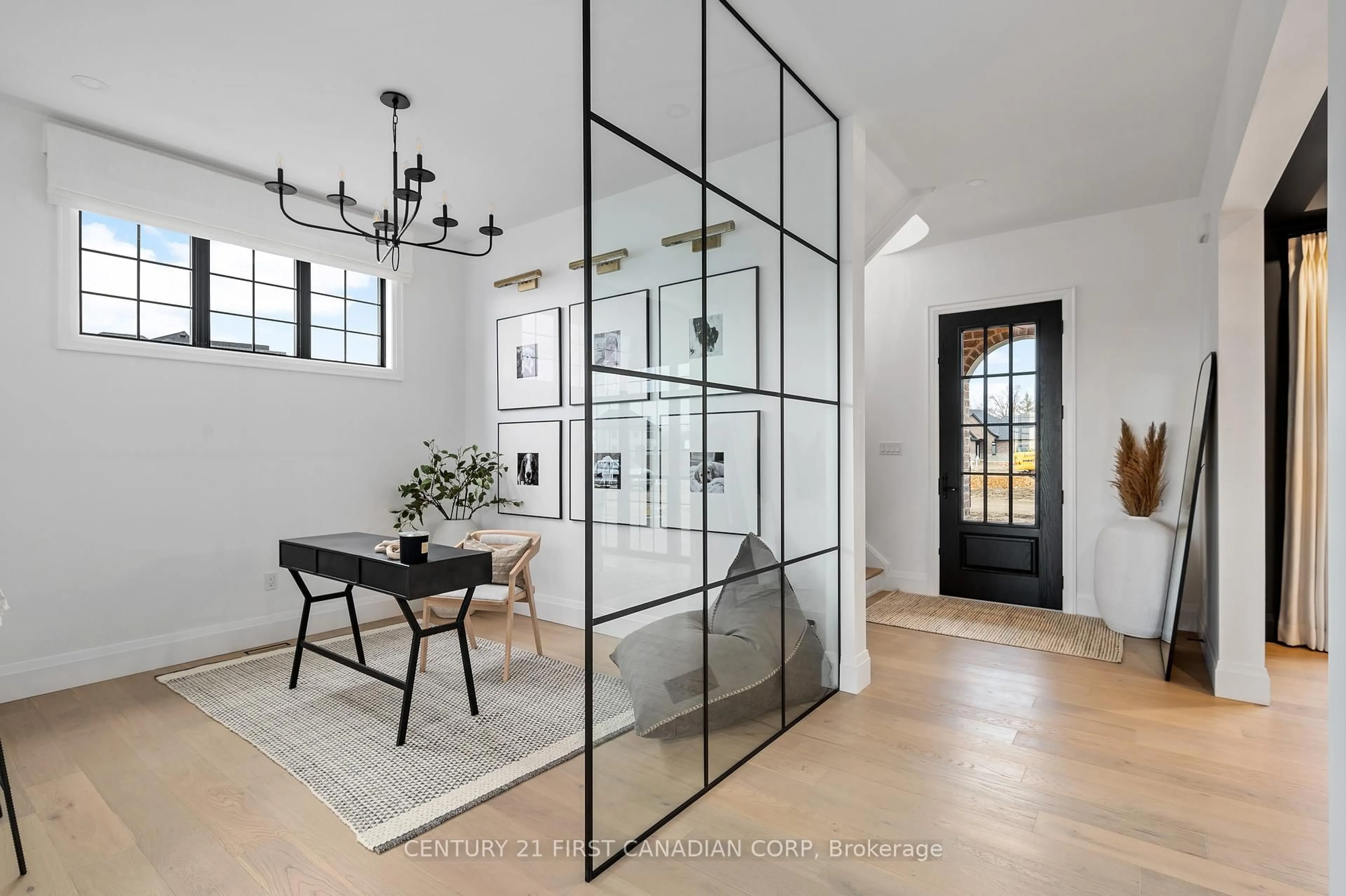 Indoor entryway for 862 White Pine St, London North Ontario N6G 3X9