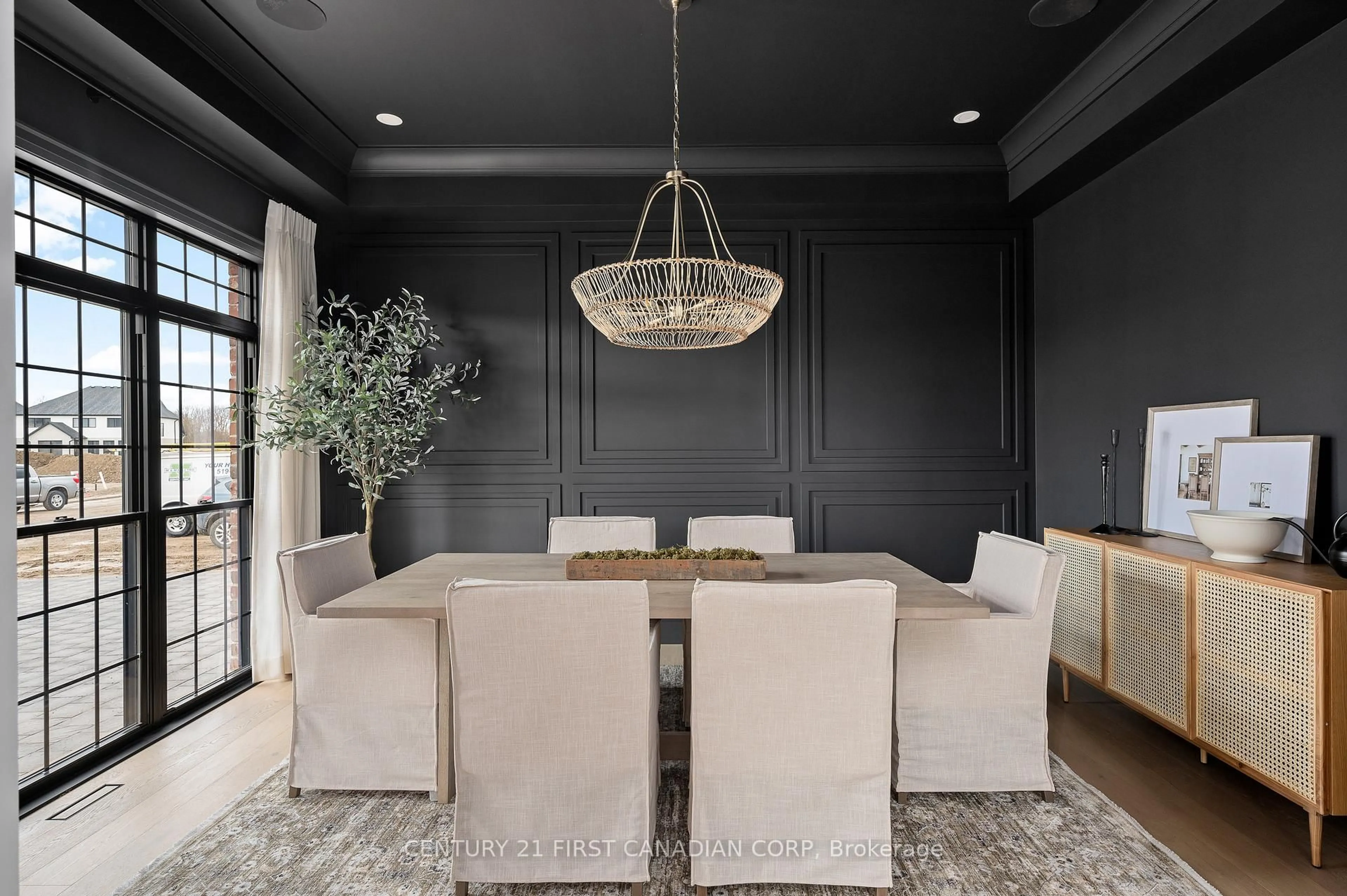 Dining room, unknown for 862 White Pine St, London North Ontario N6G 3X9