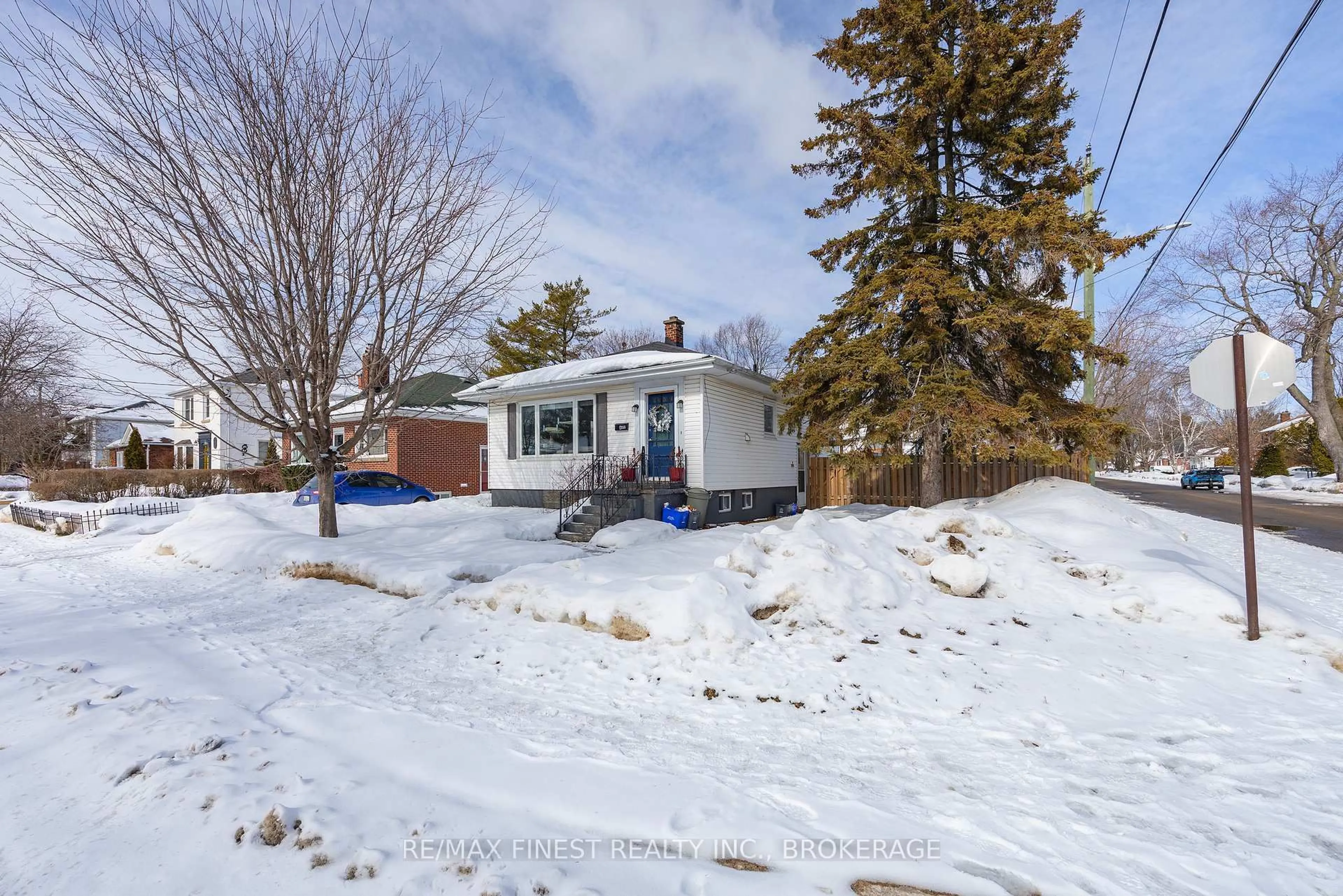 A pic from outside/outdoor area/front of a property/back of a property/a pic from drone, street for 155 Carruthers Ave, Kingston Ontario K7L 1M8