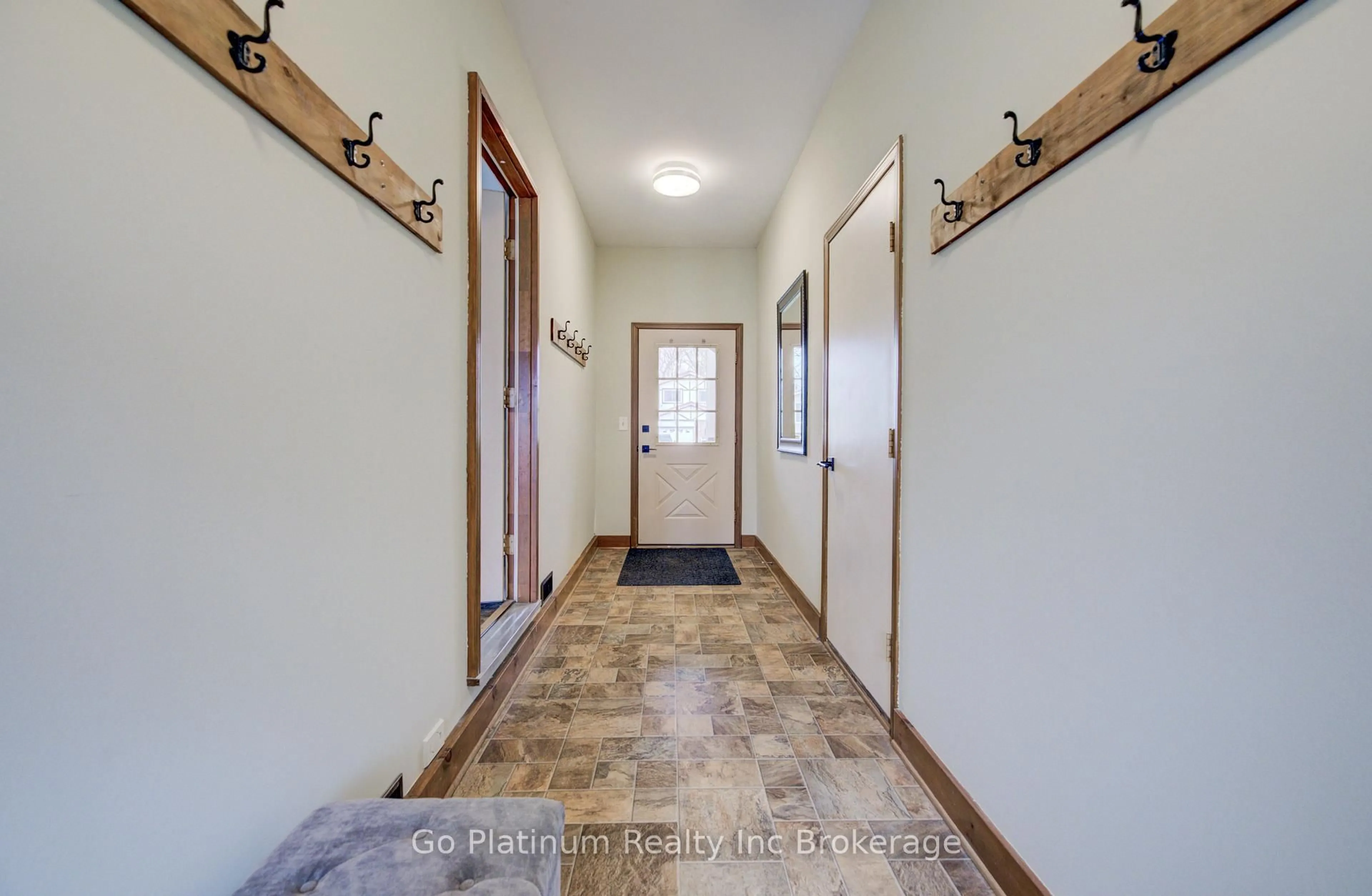 Indoor entryway for 1 Moore Cres, Norwich Ontario N0J 1P0