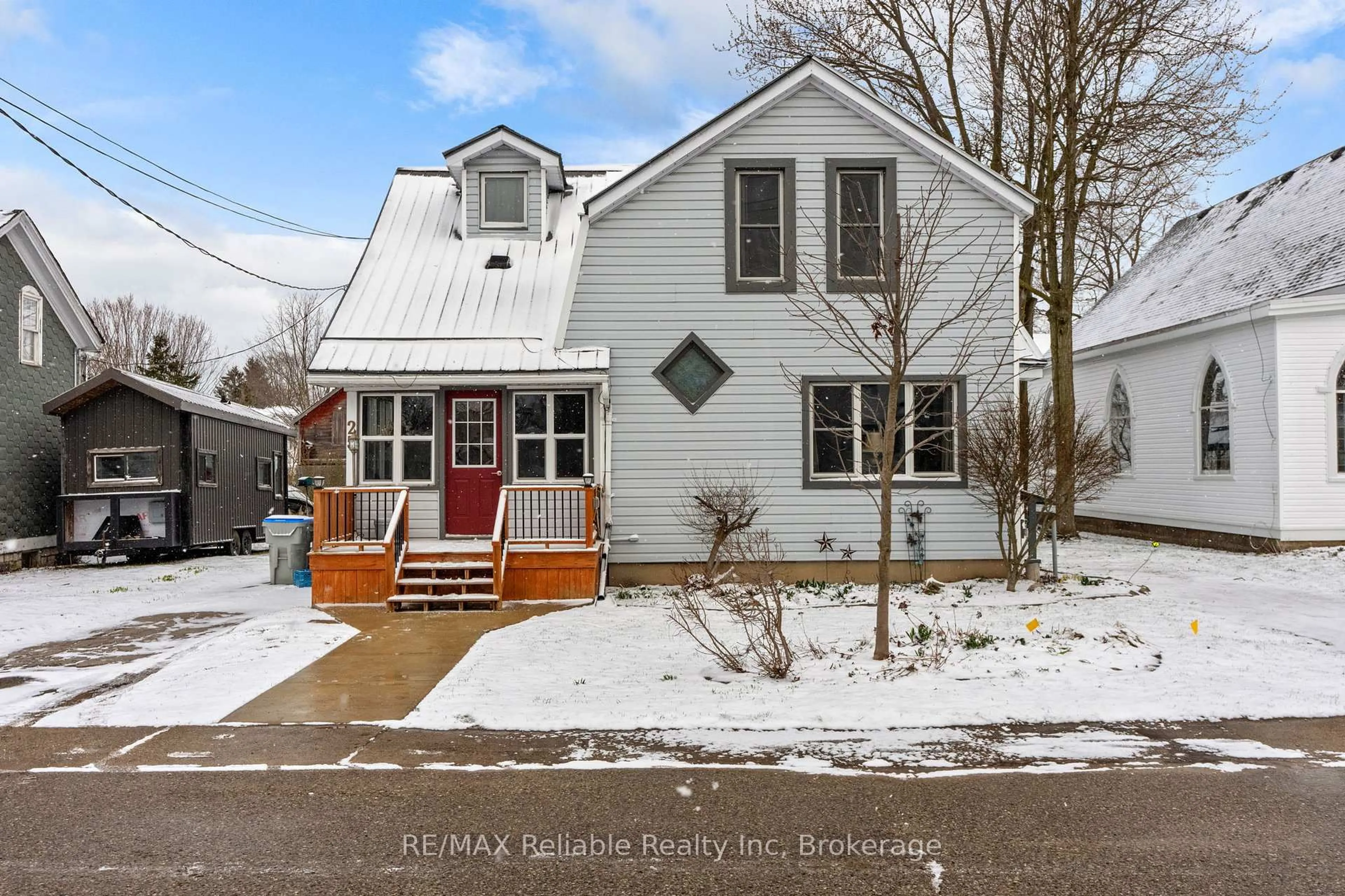 Unknown for 25 Jarvis St, Huron East Ontario N0K 1W0