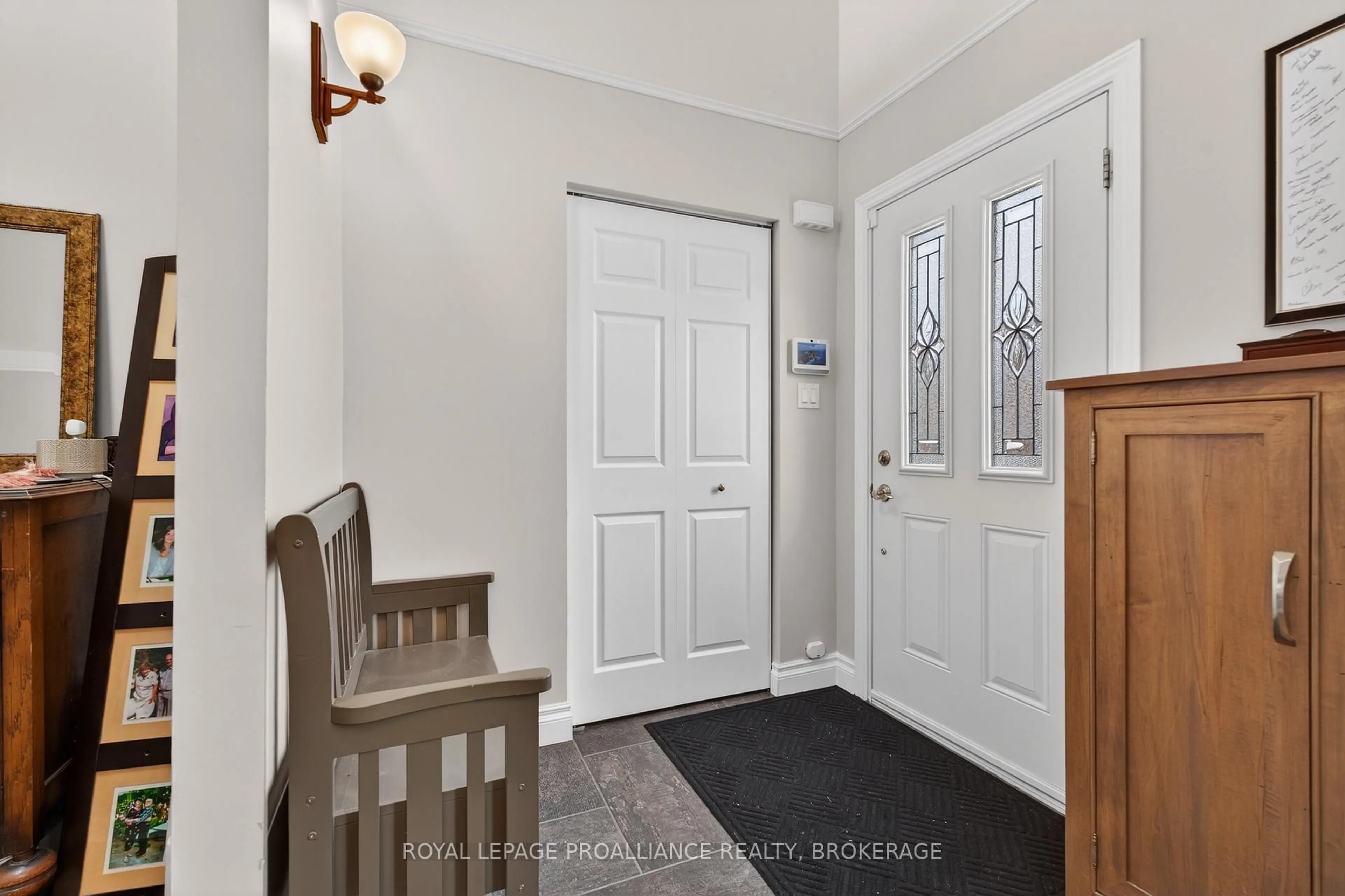 Indoor entryway for 4909 Alex Mclean Lane, Battersea Ontario K0H 1H0