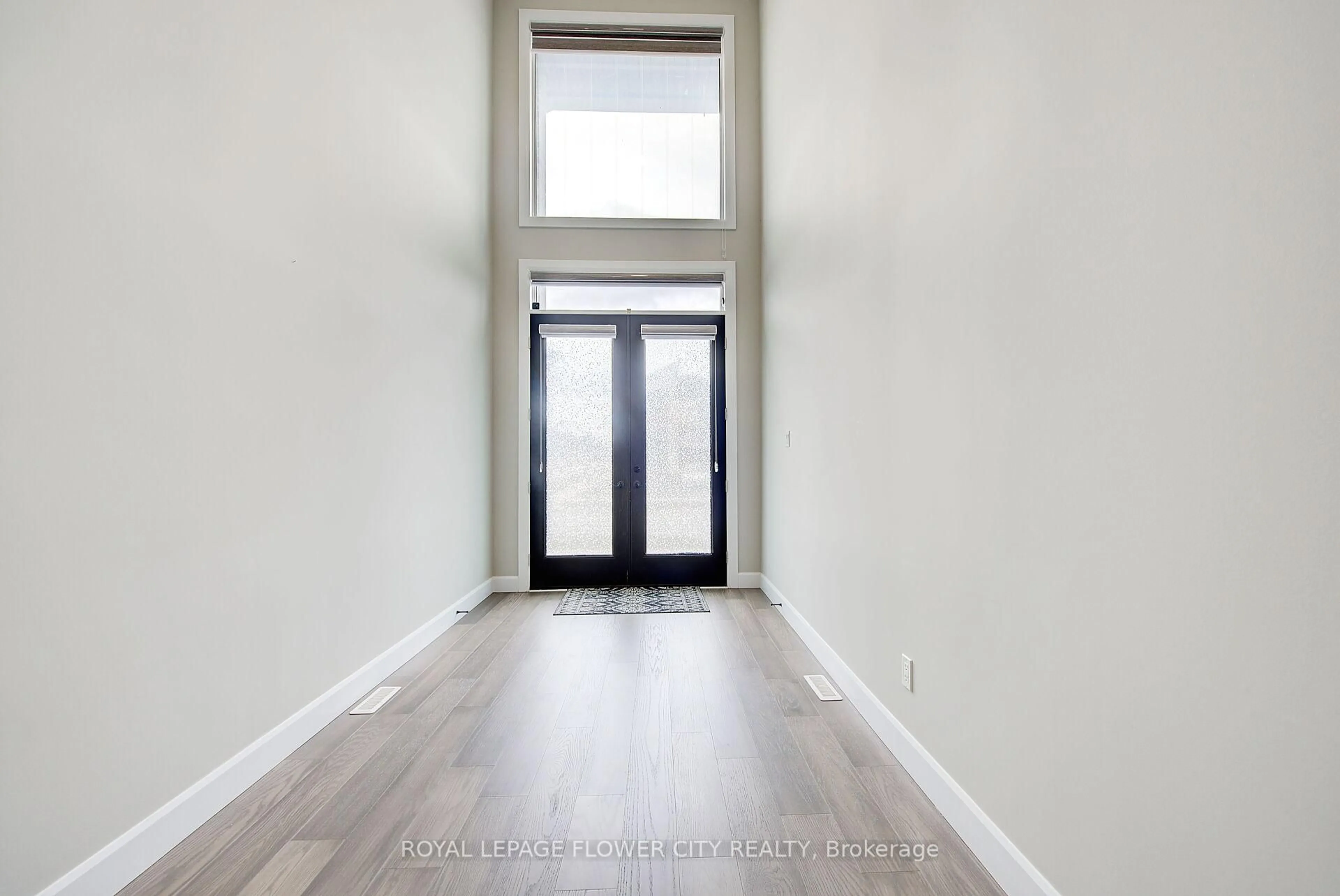 Indoor entryway for 3817 Ayrshire Ave, London South Ontario L6S 0E2