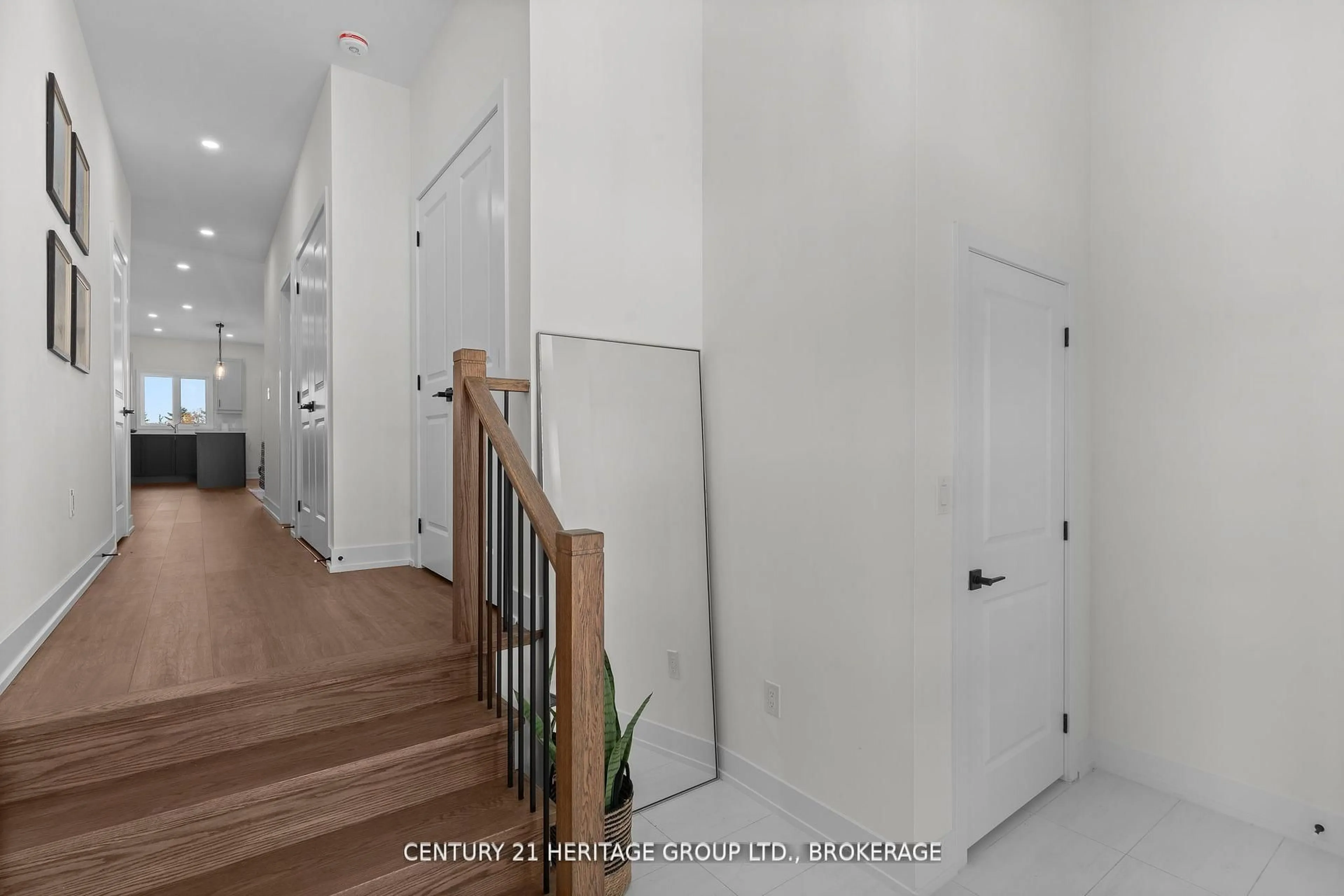 Indoor entryway for 112 Creighton (Lot 59) Dr, Bissett Creek Ontario K0H 2H0