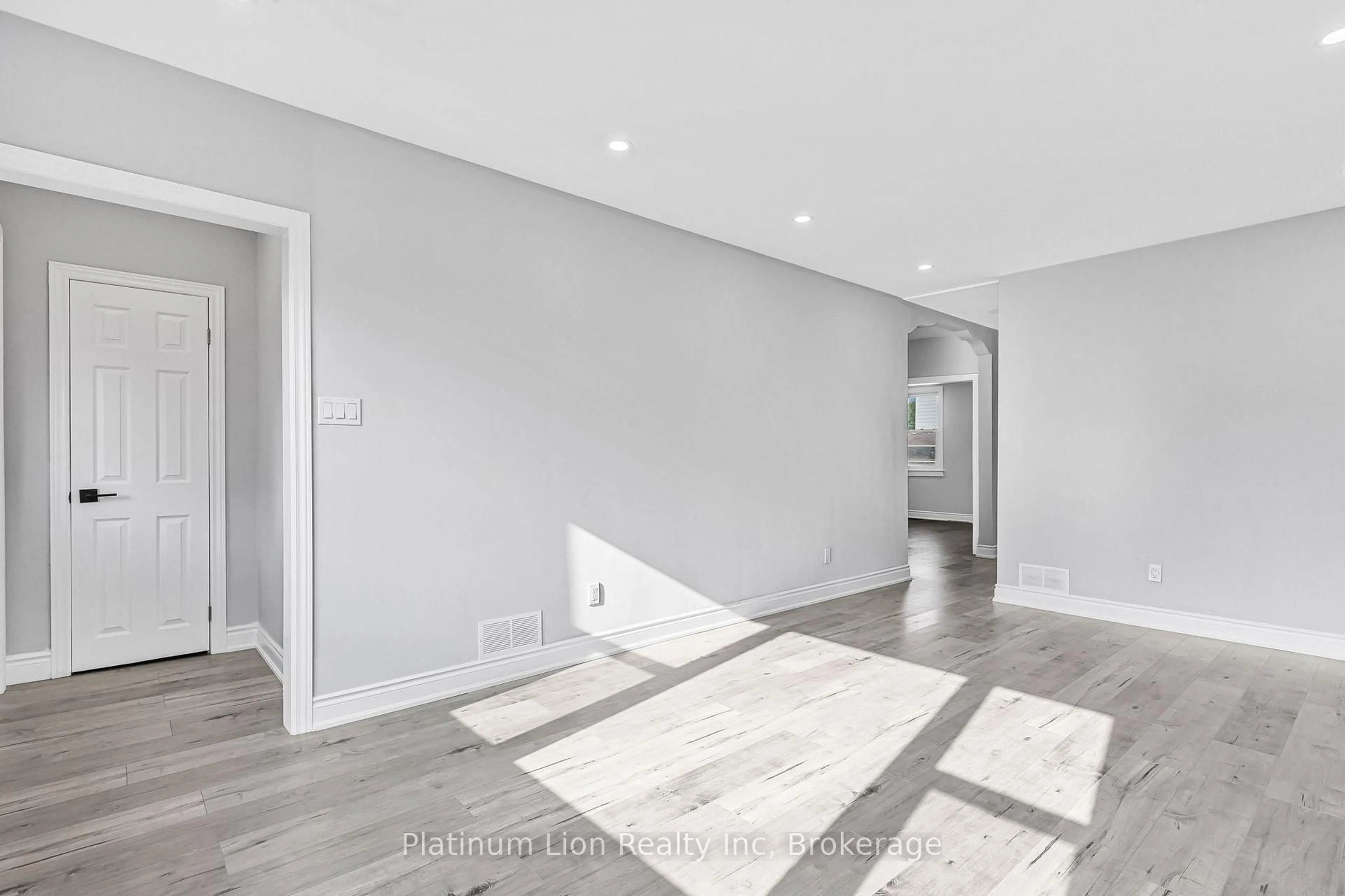 Unknown for 146 Craigroyston Rd, Hamilton Ontario L8K 3K1