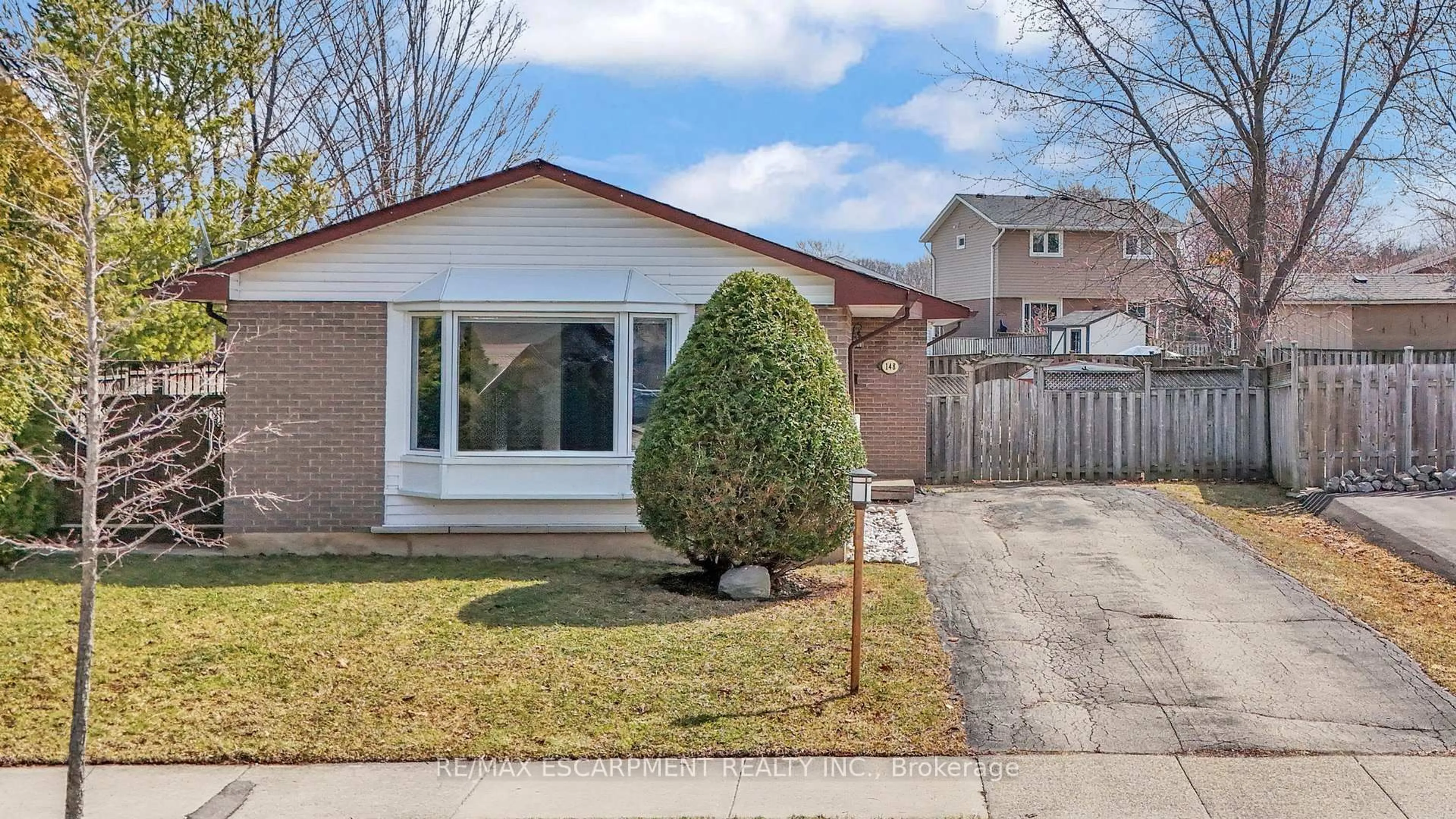 Home with brick exterior material, street for 148 Gordon Drummond Ave, Hamilton Ontario L8J 1G3